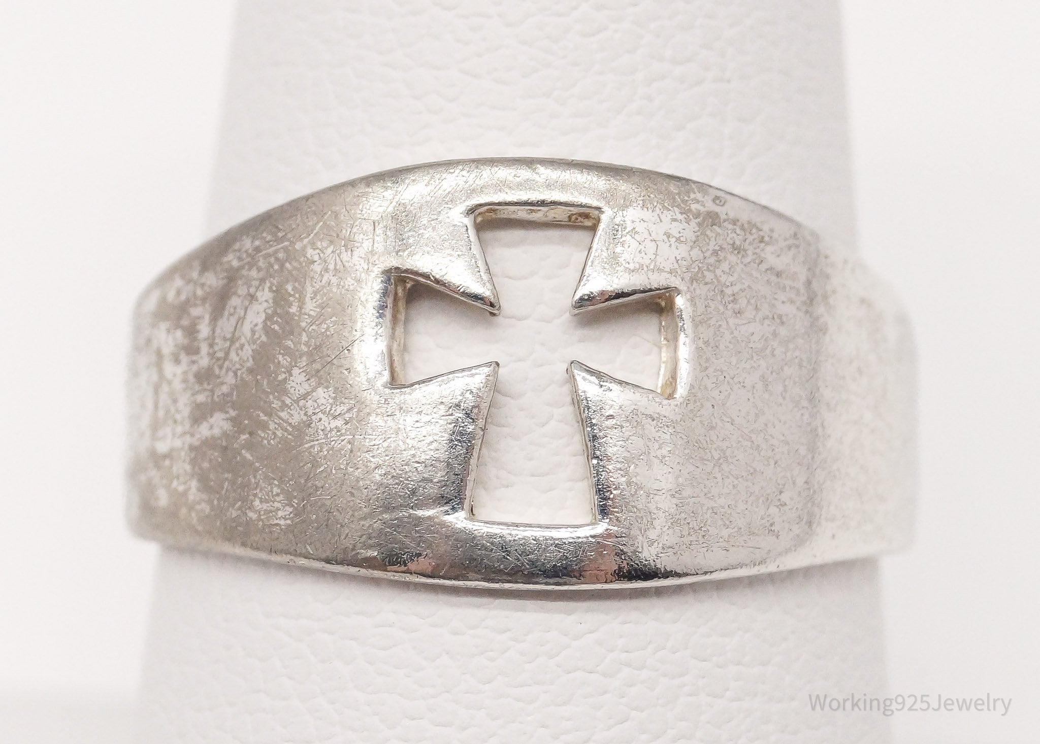 Vintage Cross Cut Out Sterling Silver Ring - Size 8.5