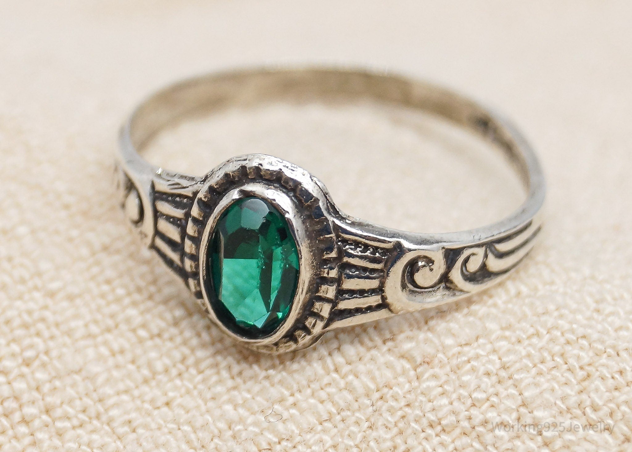 Antique Designer Uncas Green Glass Stone Sterling Silver Ring - Size 6