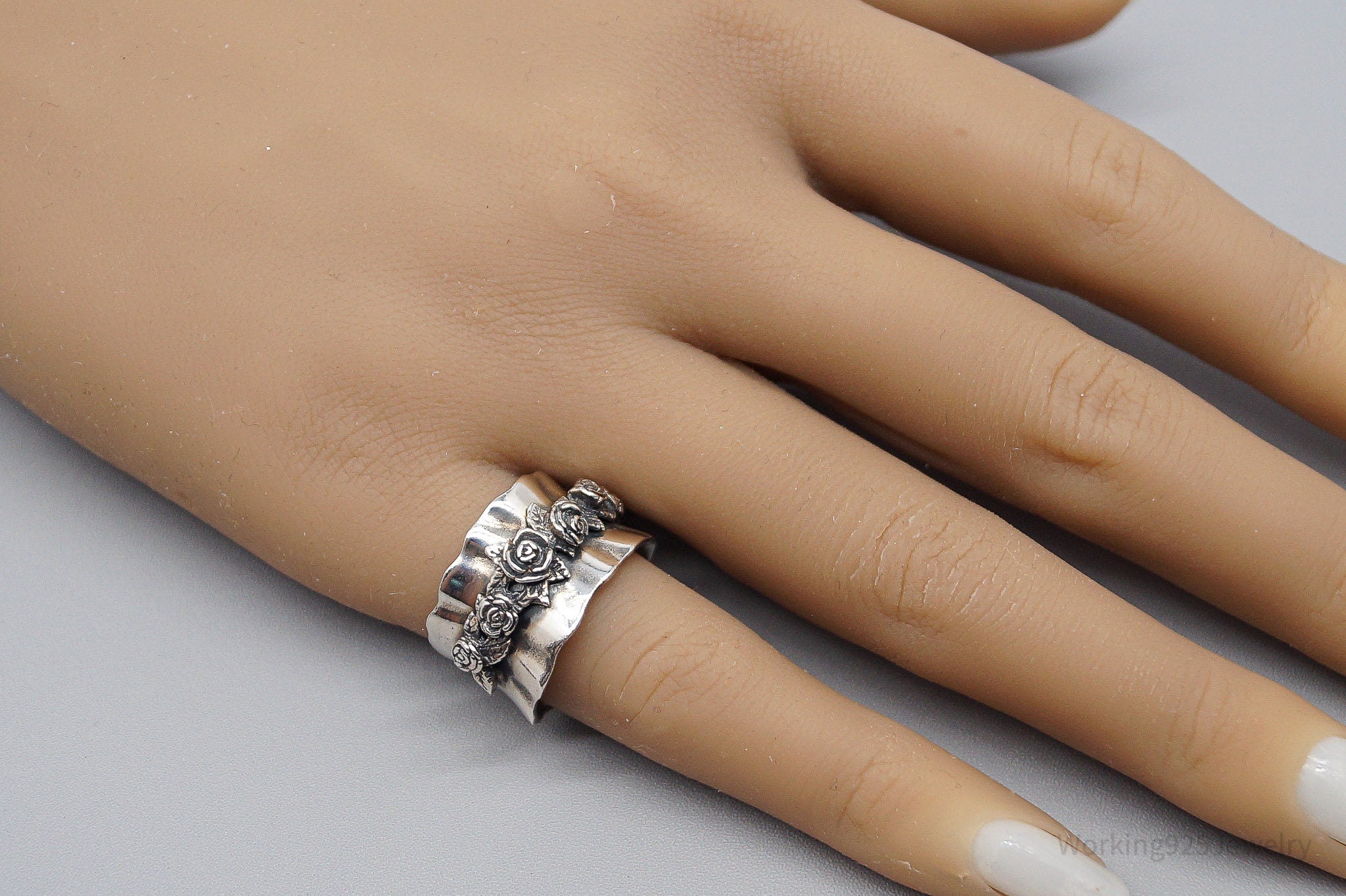 Vintage Israel Designer RL Sterling Silver Roses Band Ring - Size 5.75