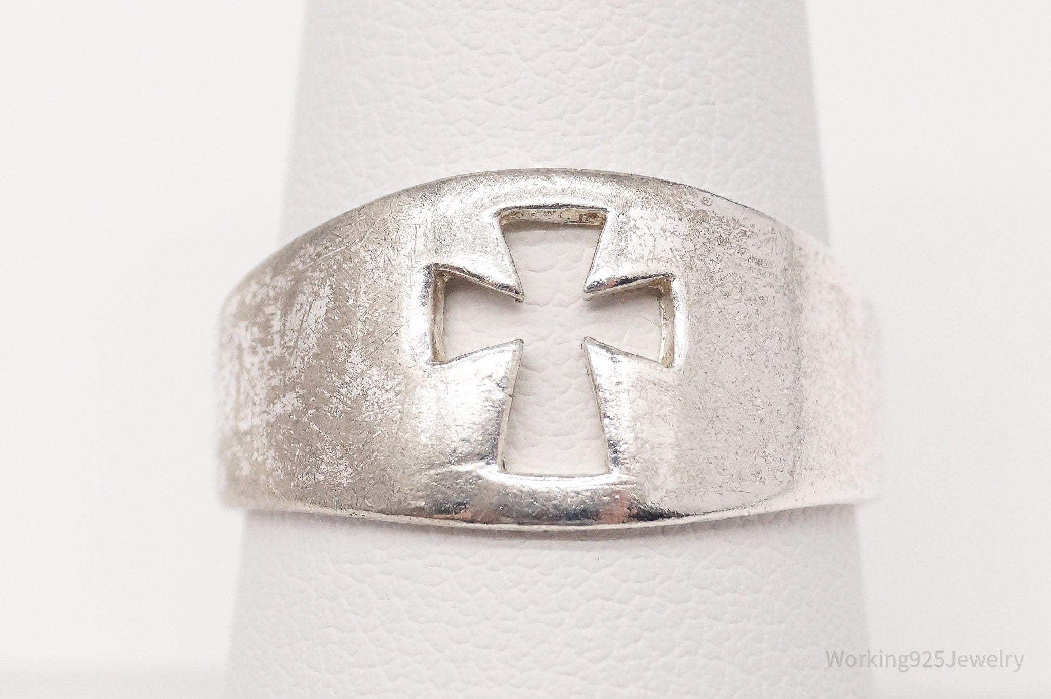 Vintage Cross Cut Out Sterling Silver Ring - Size 8.5