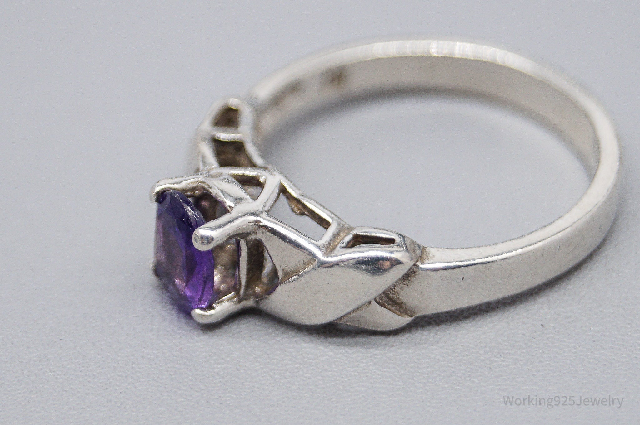 Vintage Amethyst Sterling Silver Ring - Size 7