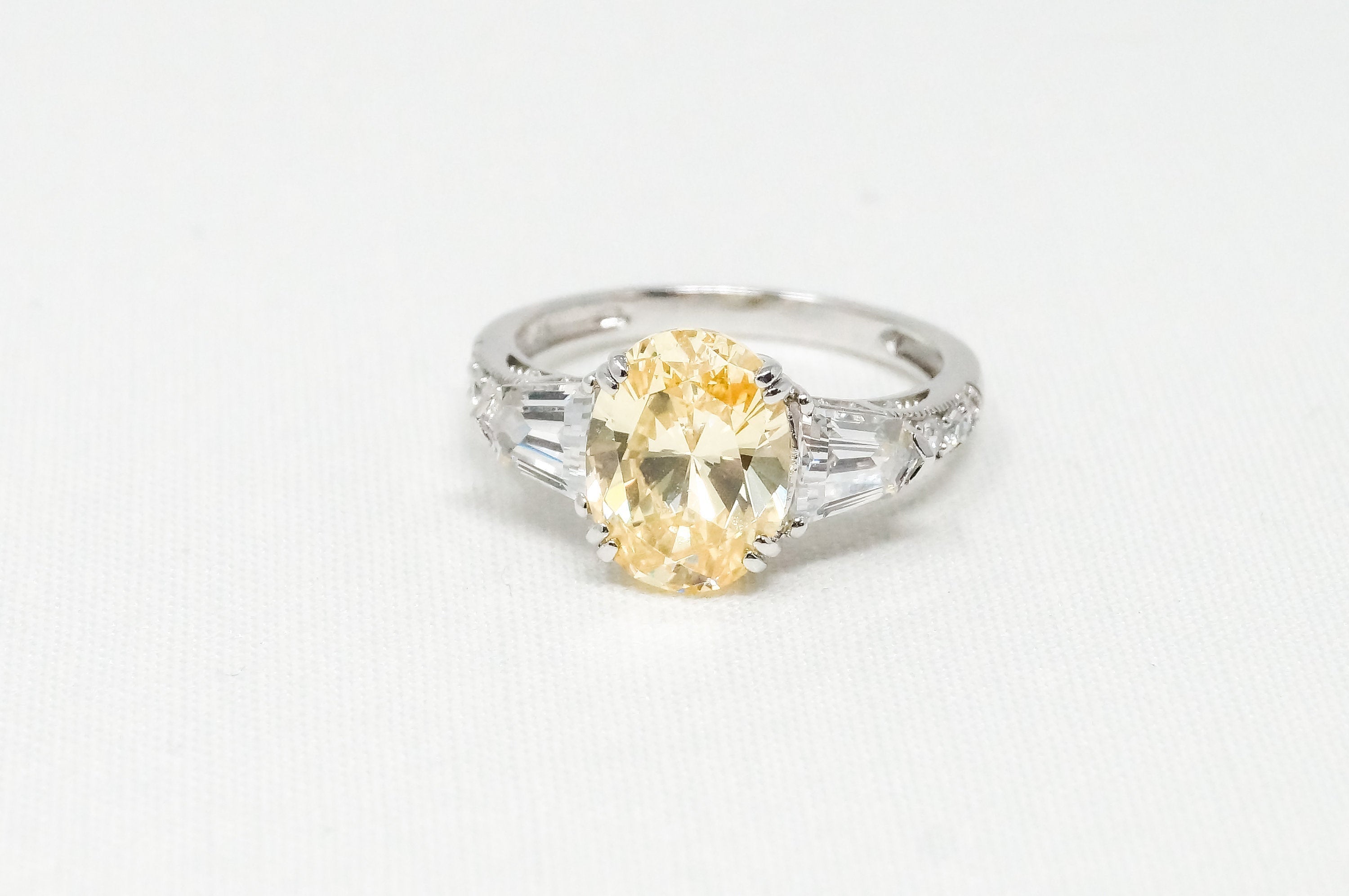 Vintage Yellow & White Cubic Zirconia Sterling Silver Ring - Sz 9.5