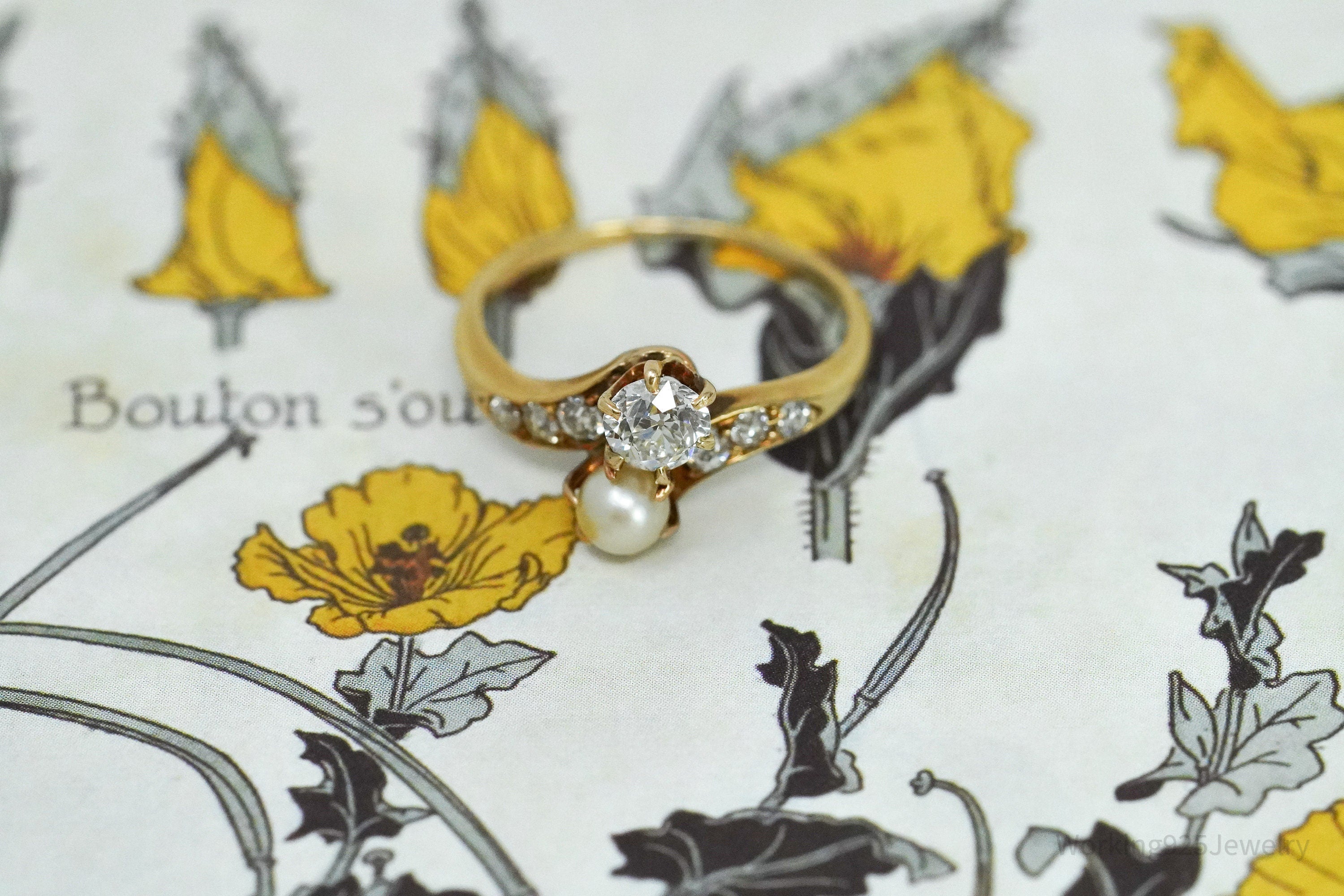 14K Yellow Gold Diamond & Pearl Prong Set Ring - Size 4.75