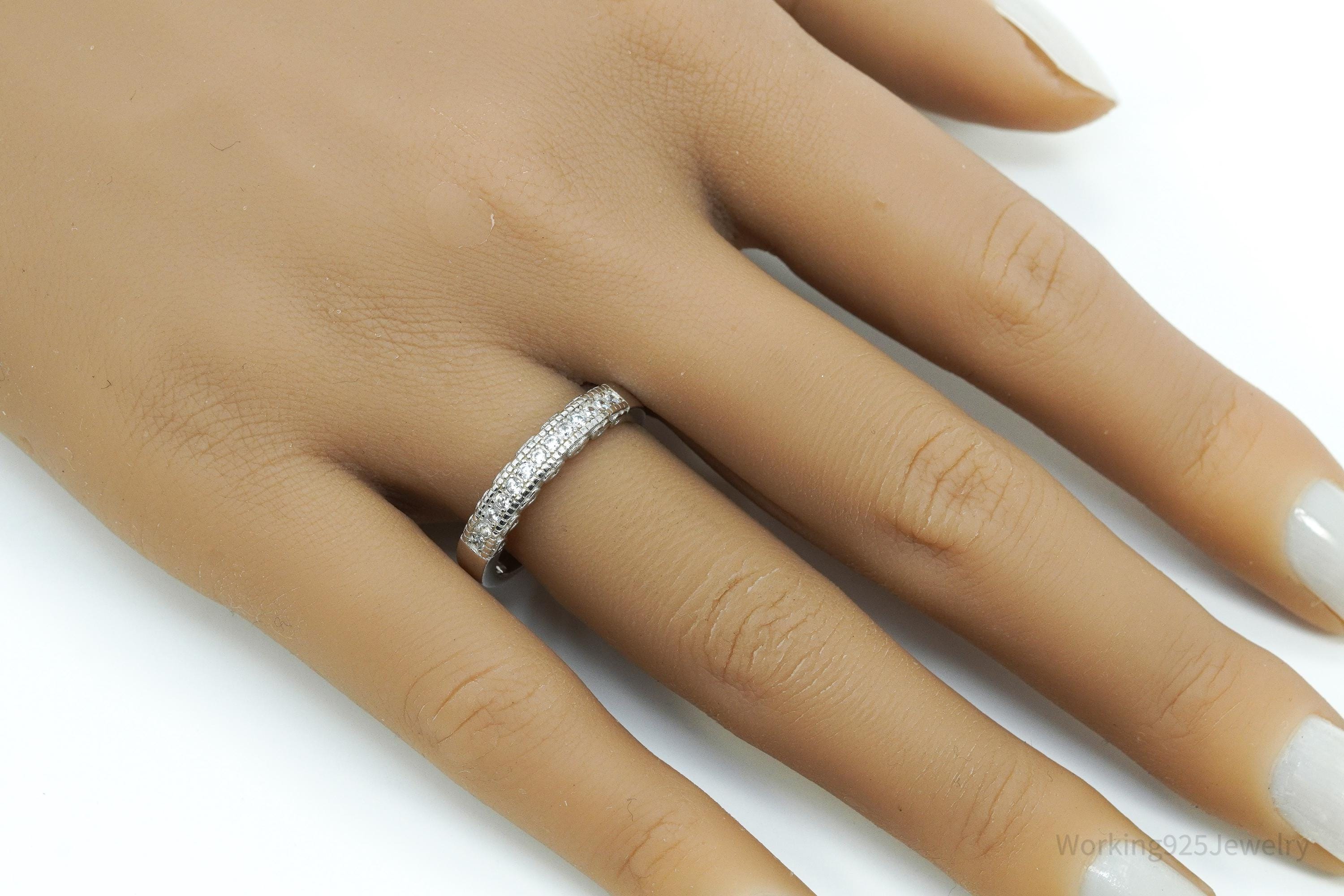 Vintage Cubic Zirconia Hearts Pattern Sterling Silver Ring - Size 8