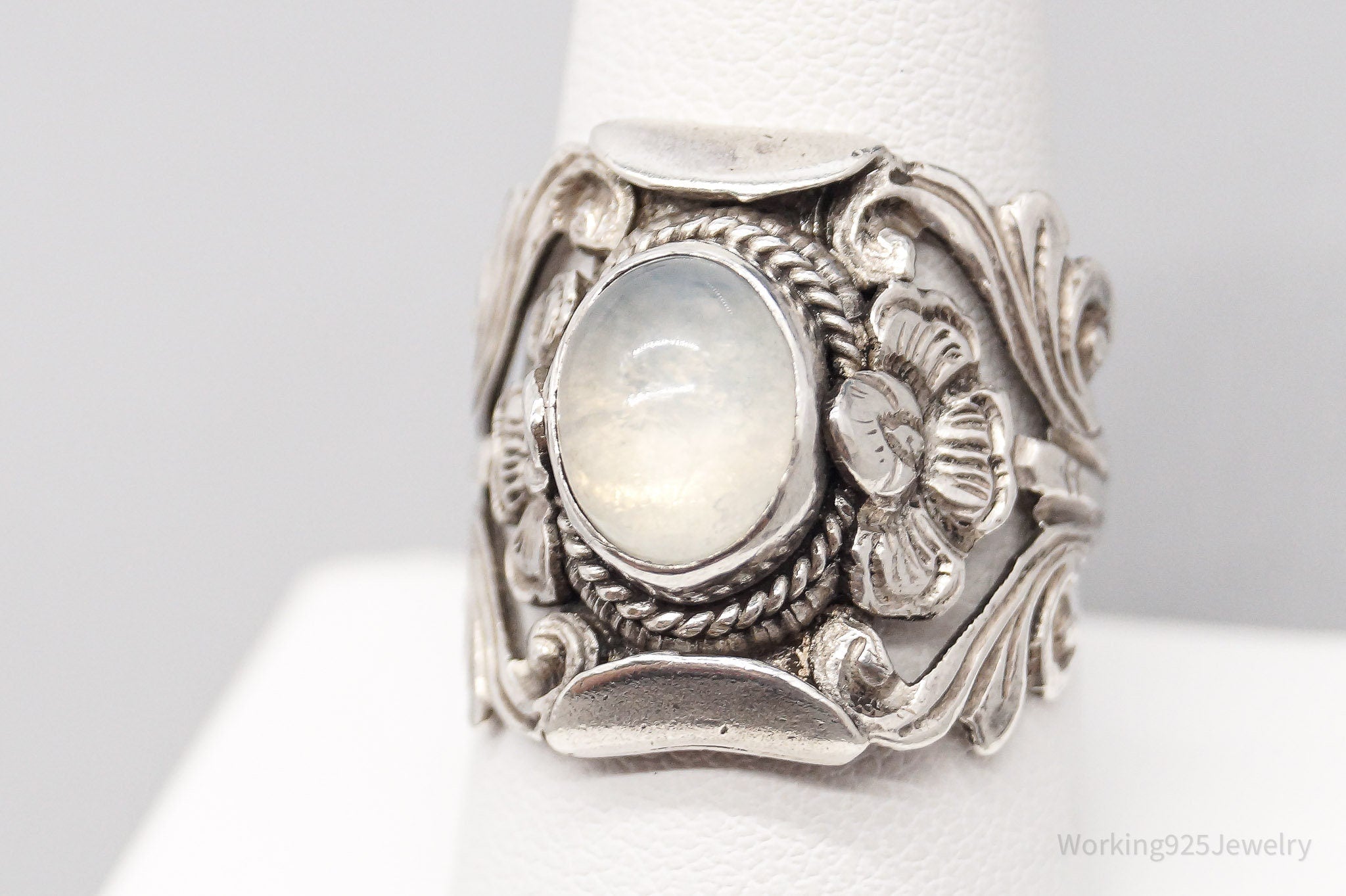 Vintage White Moonstone Ornate Sterling Silver Ring - Size 9.75