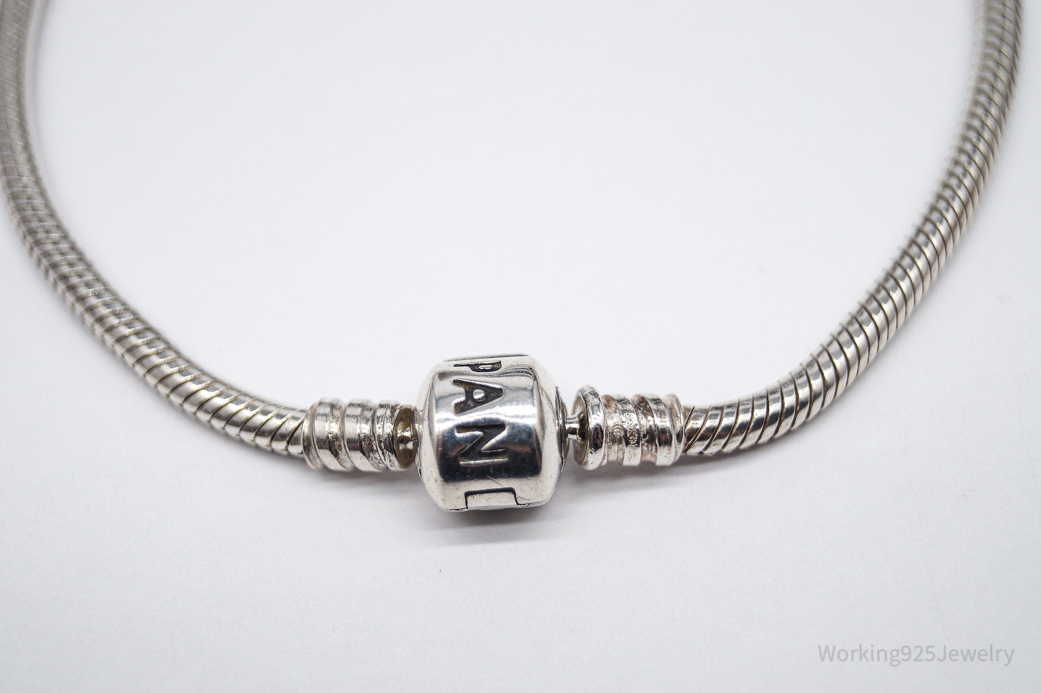 VTG Pandora Iconic Pandora Logo Sterling Silver Clasp Charm Bracelet 8 3/8"