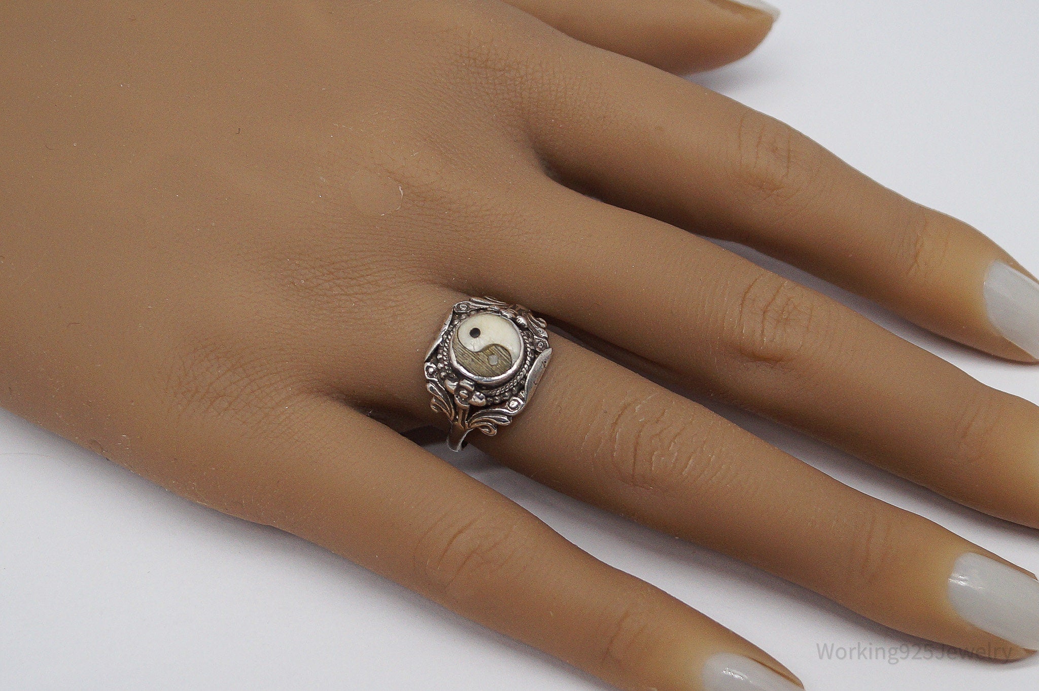 Vintage Wood & Cream Stone Inlay Yin Yang Silver Ring - Size 8