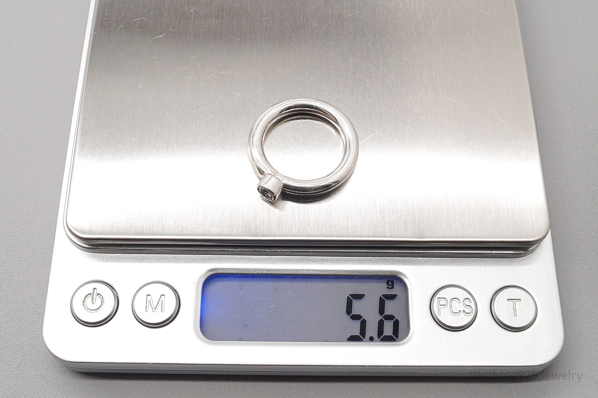 Vintage Cubic Zirconia Silver Rounded Band Ring - Size 6.5