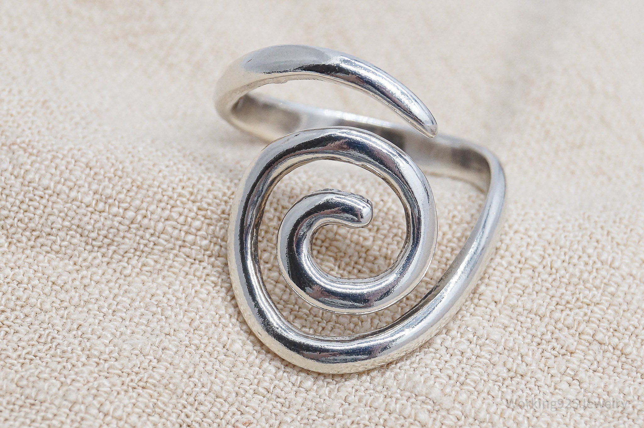 Vintage Spiral Modernist Sleek Sterling Silver Ring - Size 8.75