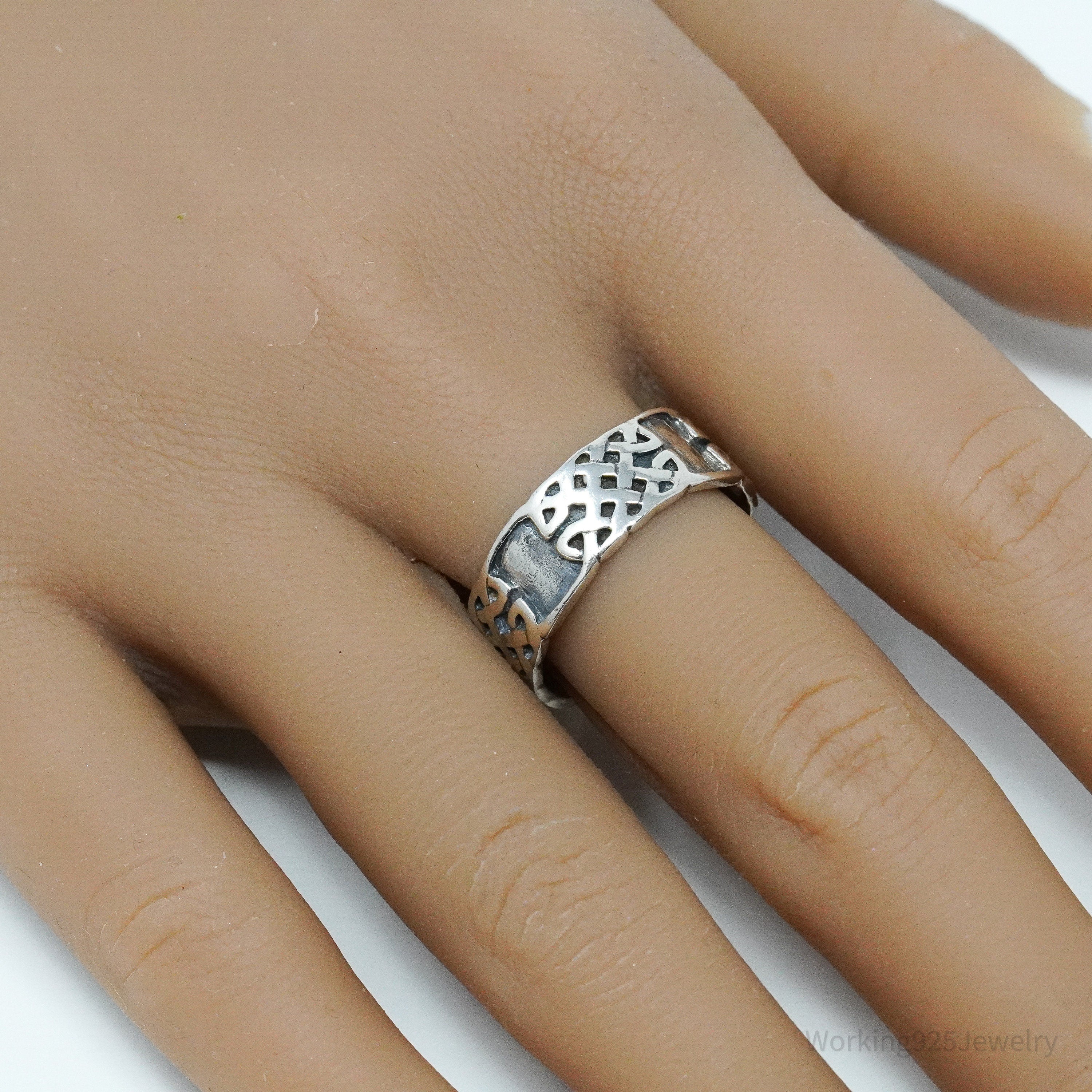 Vintage Celtic Knot Design Sterling Silver Band Ring - Size 9