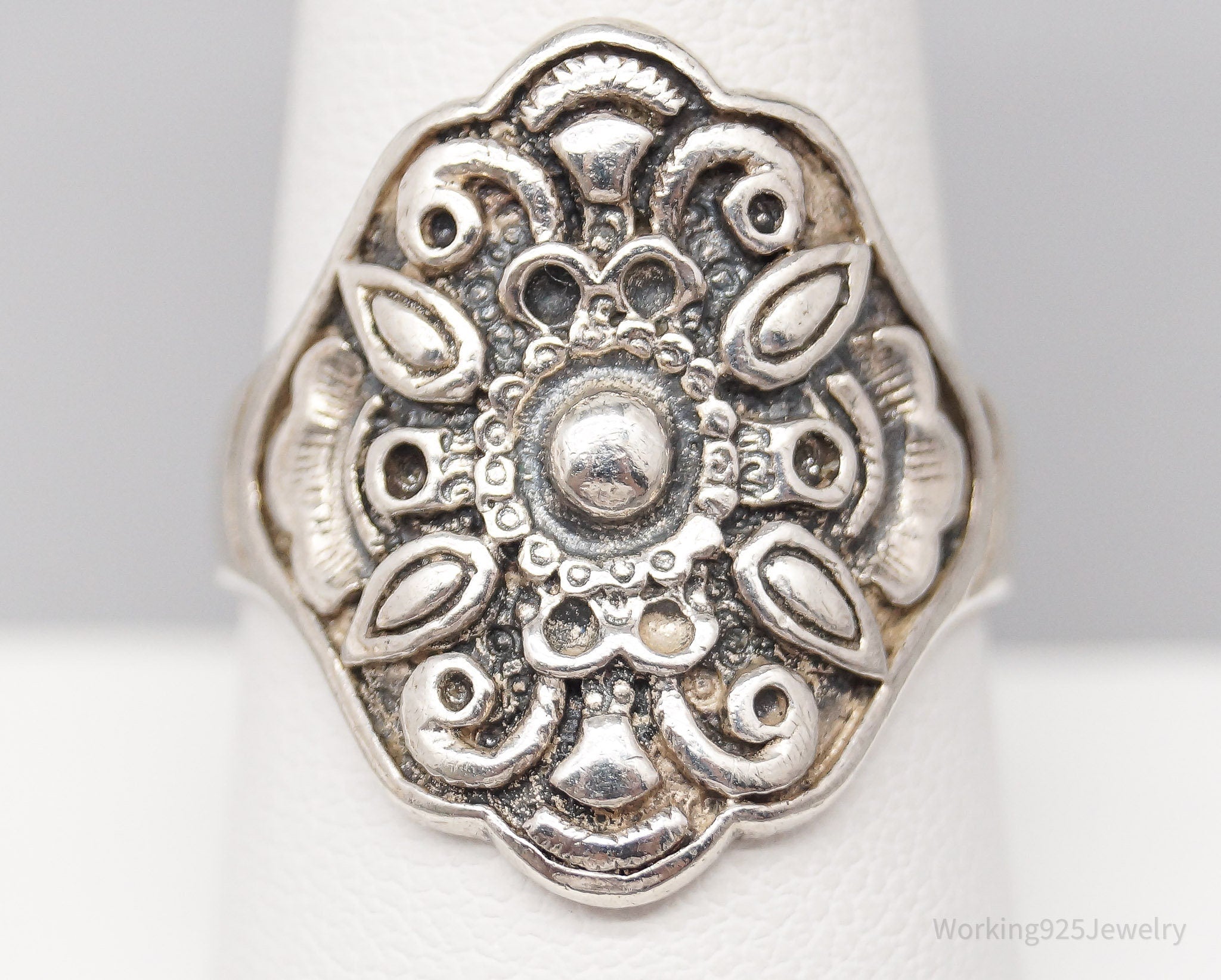 Vintage Ornate Sterling Silver Ring - Size 9