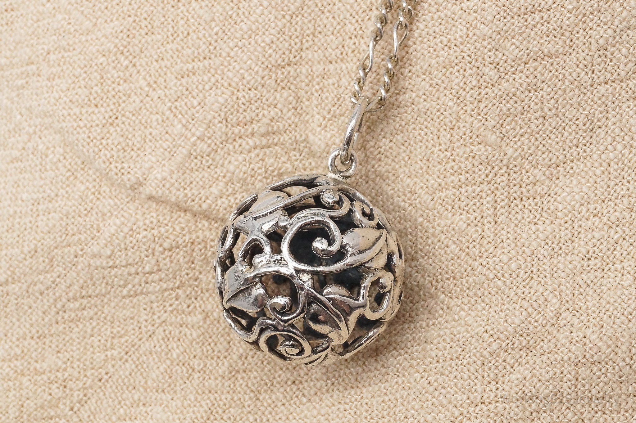 Vintage Ivy Wrapped Ball Sterling Silver Necklace 20"