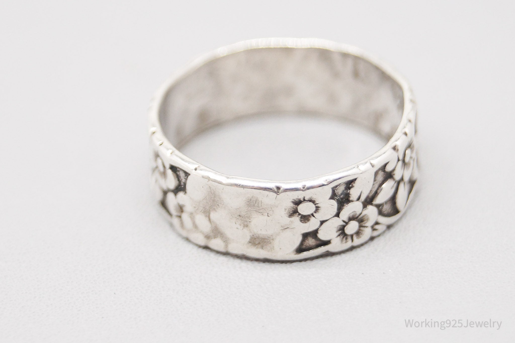 Antique Flowers Pattern Sterling Silver Band Ring - Size 5.75