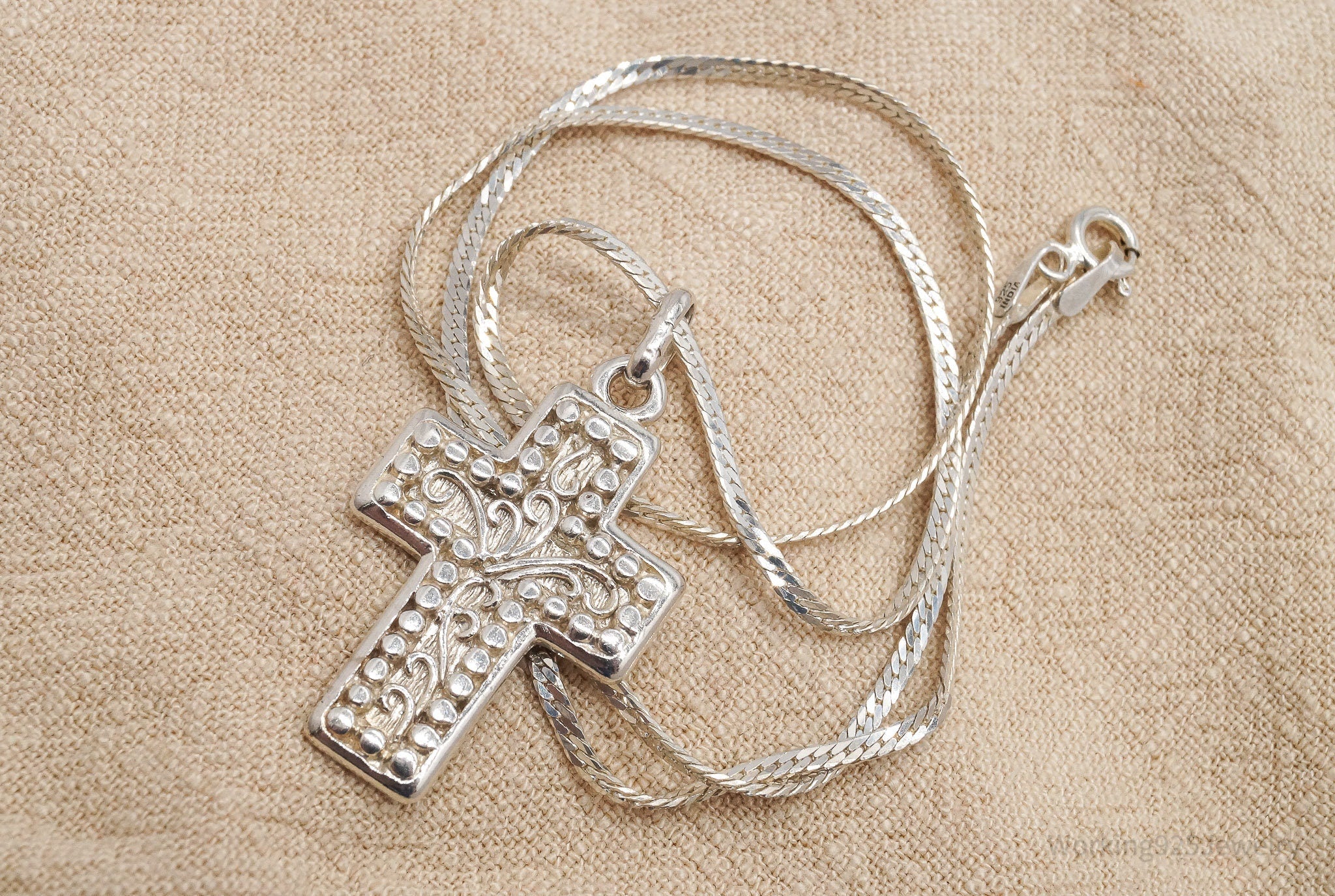 Vintage Cross Sterling Silver Necklace 16"