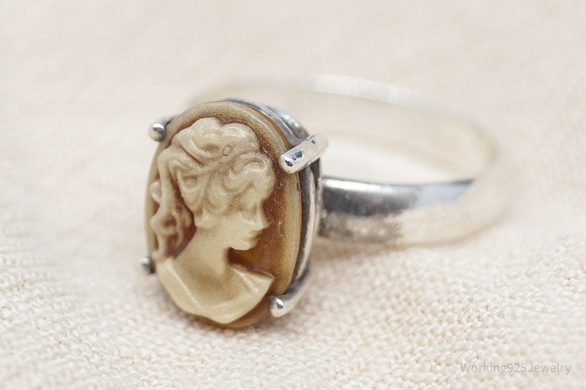 Vintage Carved Shell Lady Cameo Sterling Silver Ring - Size 9