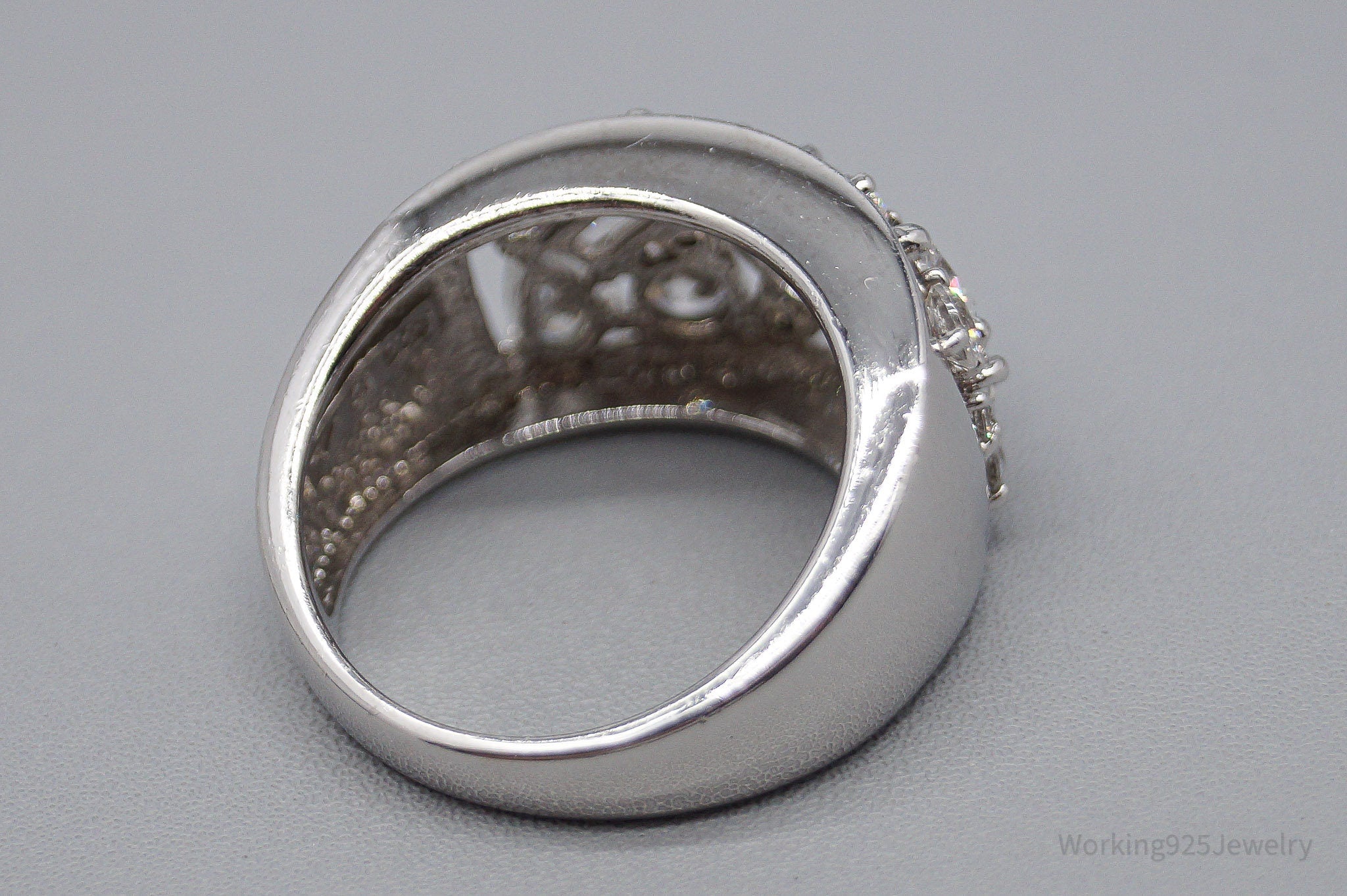 Vintage Cubic Zirconia Sterling Silver Band Ring - Size 7.75