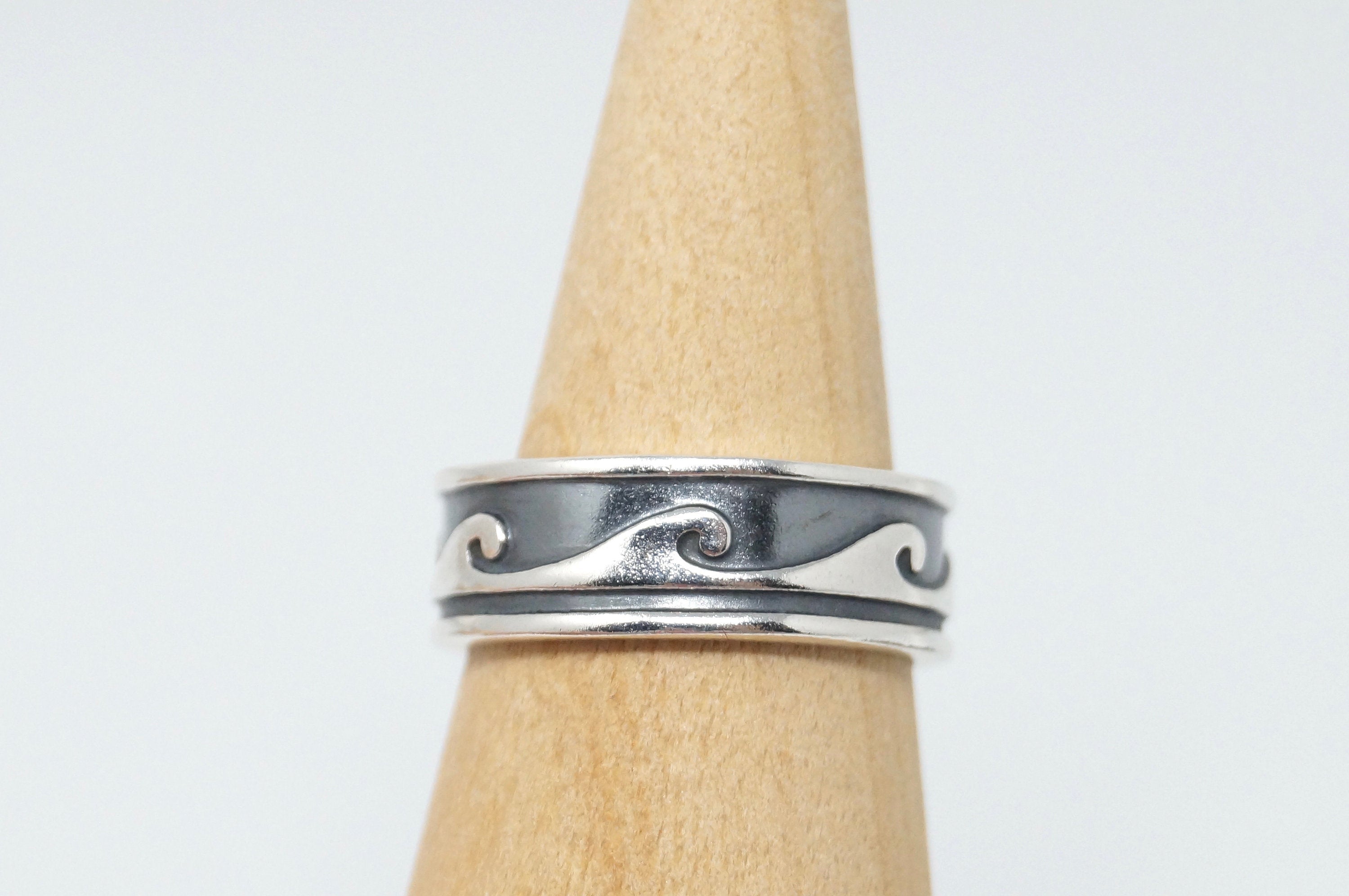 Vintage Mexico Wave Oxidized Design Sterling Silver Band Ring - Size 8.75