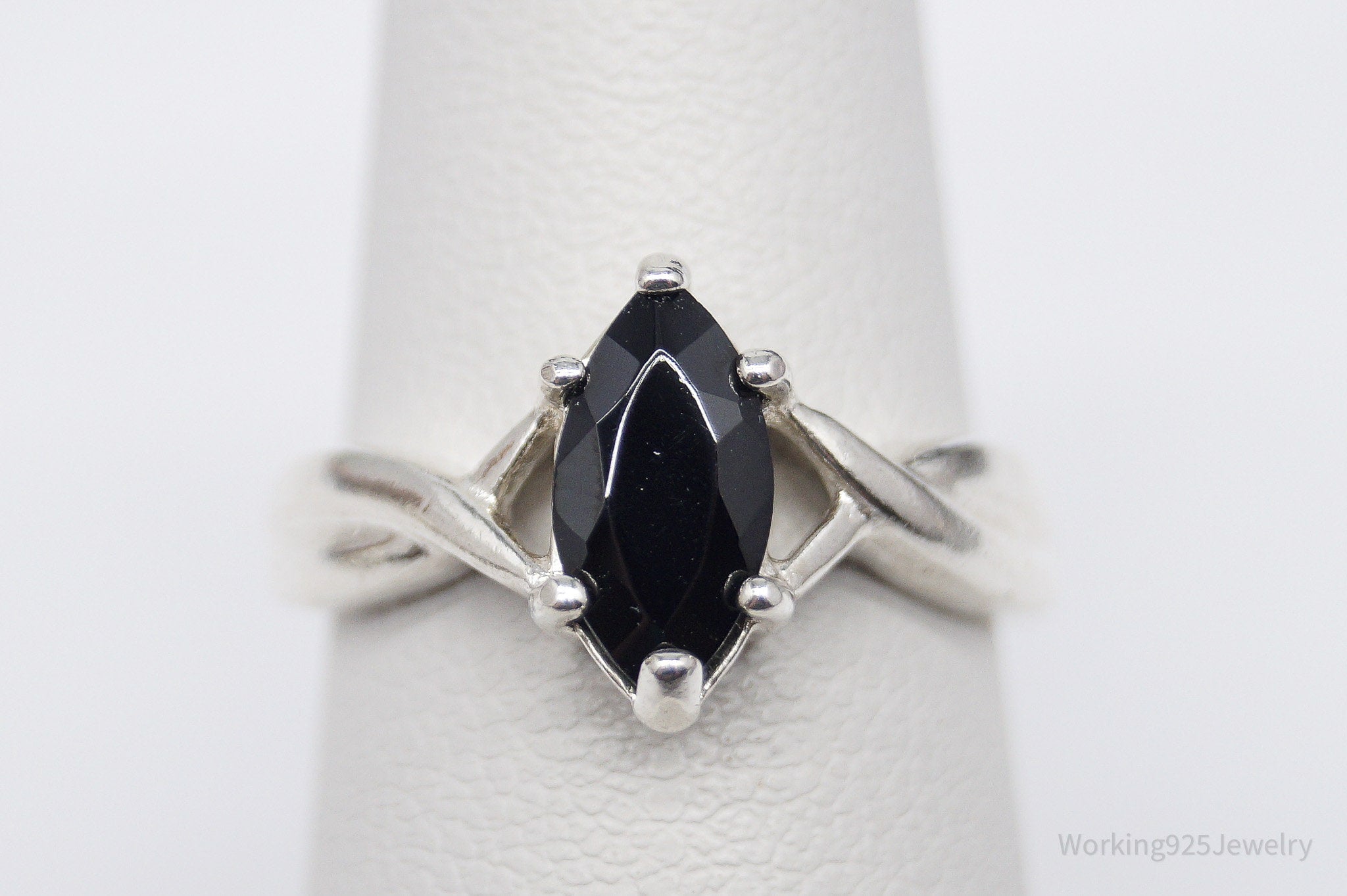Vintage Avon Black Onyx Sterling Silver Ring - Size 5.75