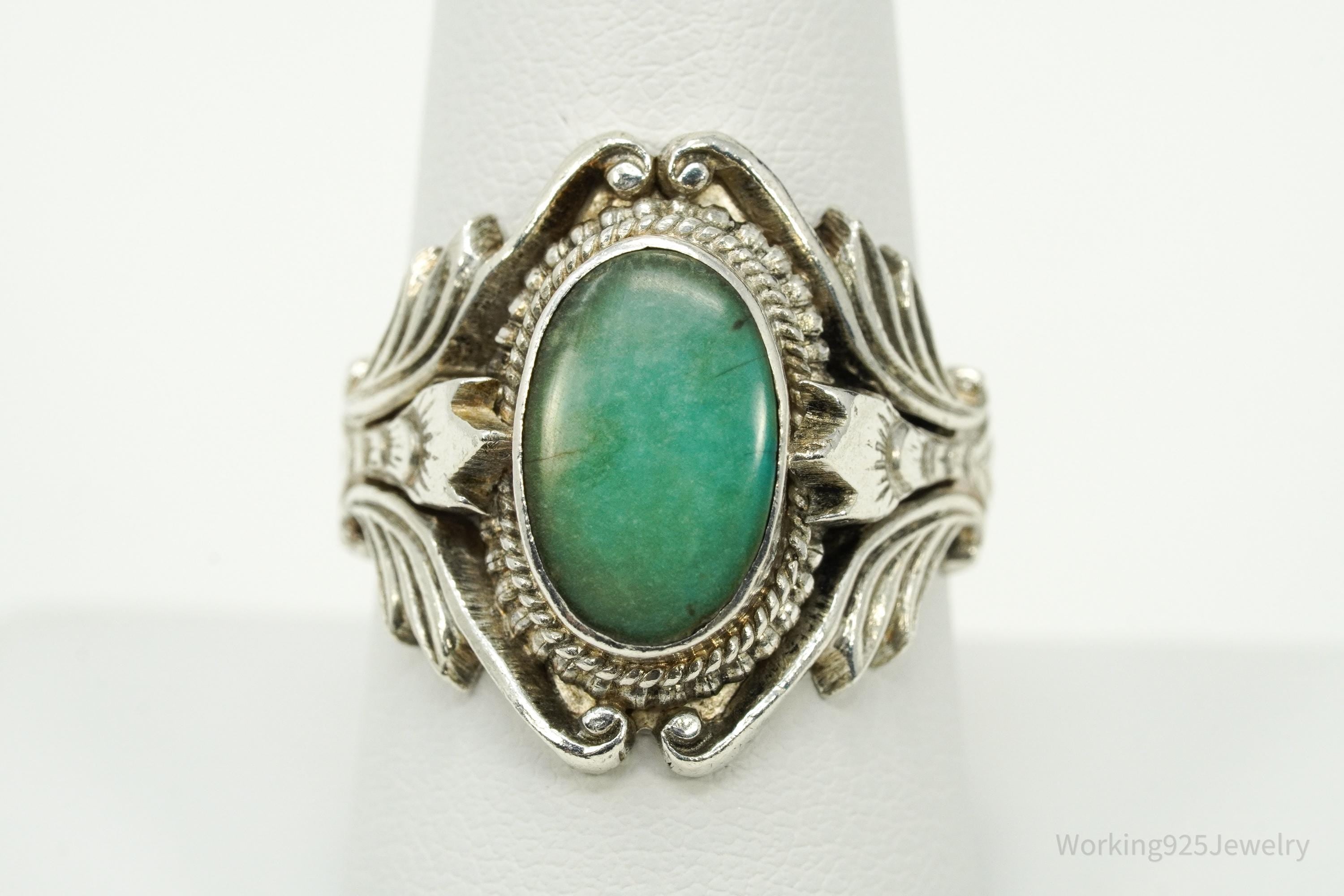 Vintage Green Stone Ornate Filigree Silver Ring - Size 8.5