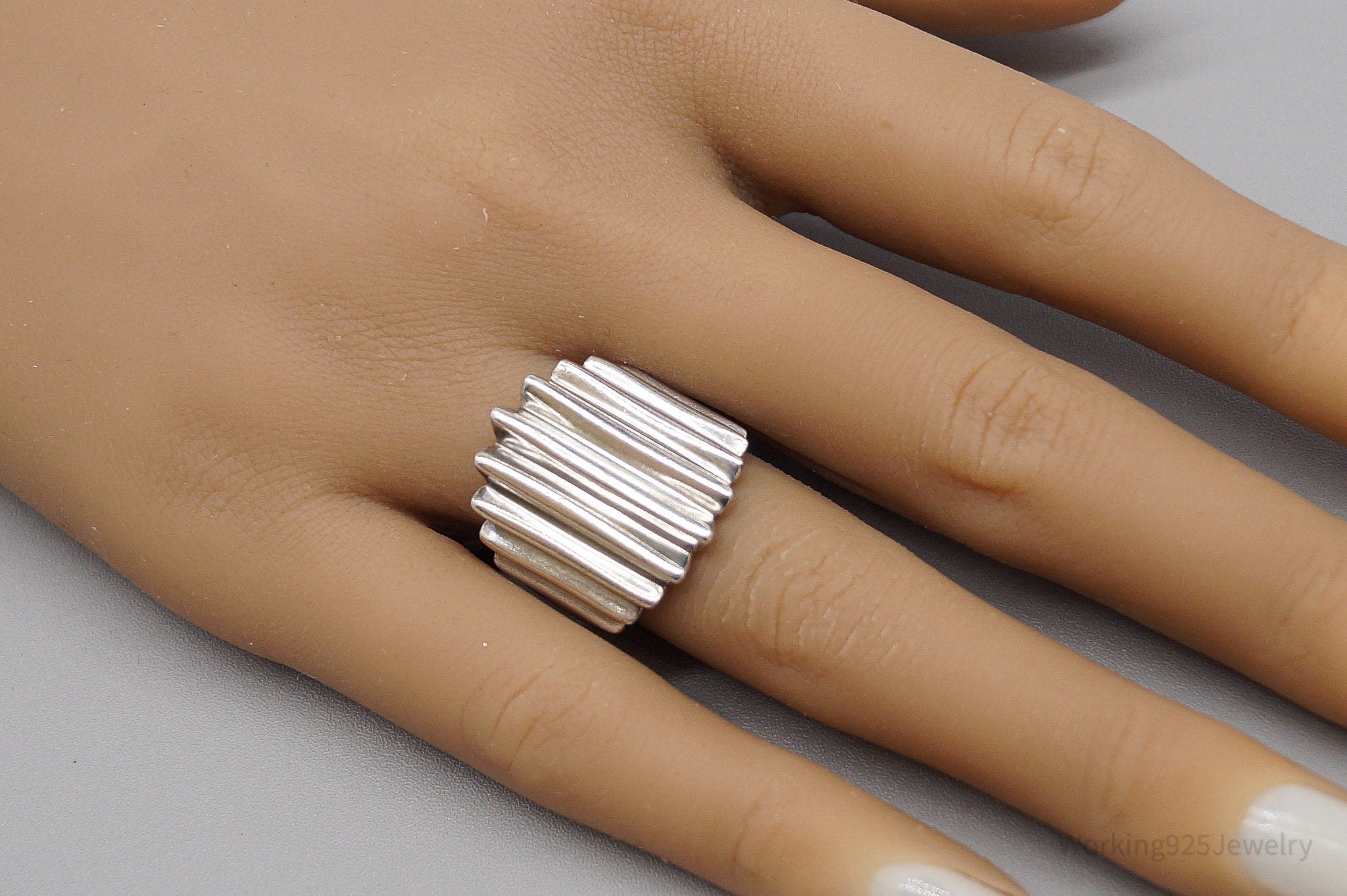 Vintage Puffy Ribbed Modernist Style Sterling Silver Ring - Size 7.75