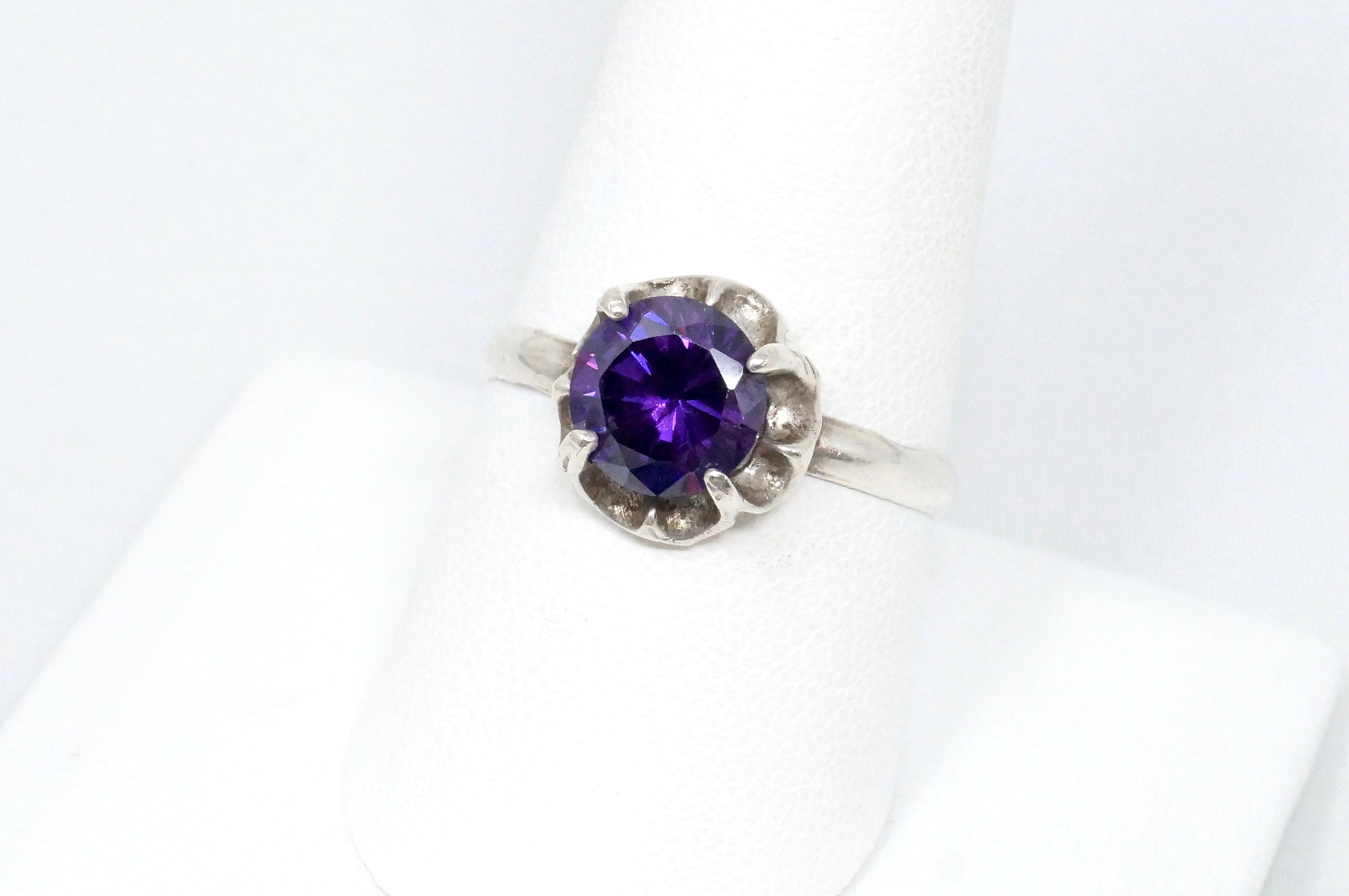 Vintage Mexico Made Stunning Purple Amethyst Sterling Silver Ring - Size 9.5