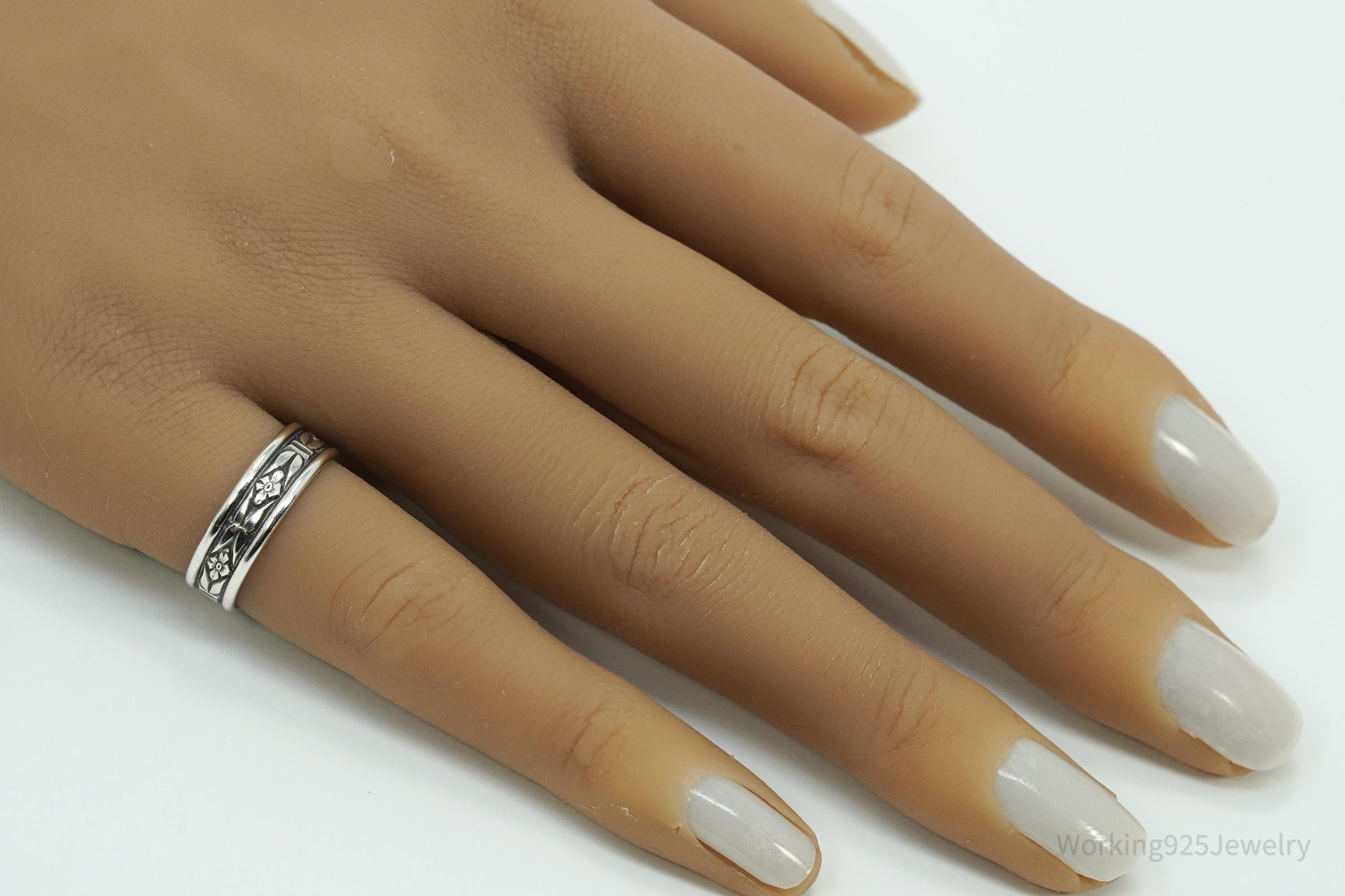 Antique Floral Pattern Silver Band Ring - Size 5