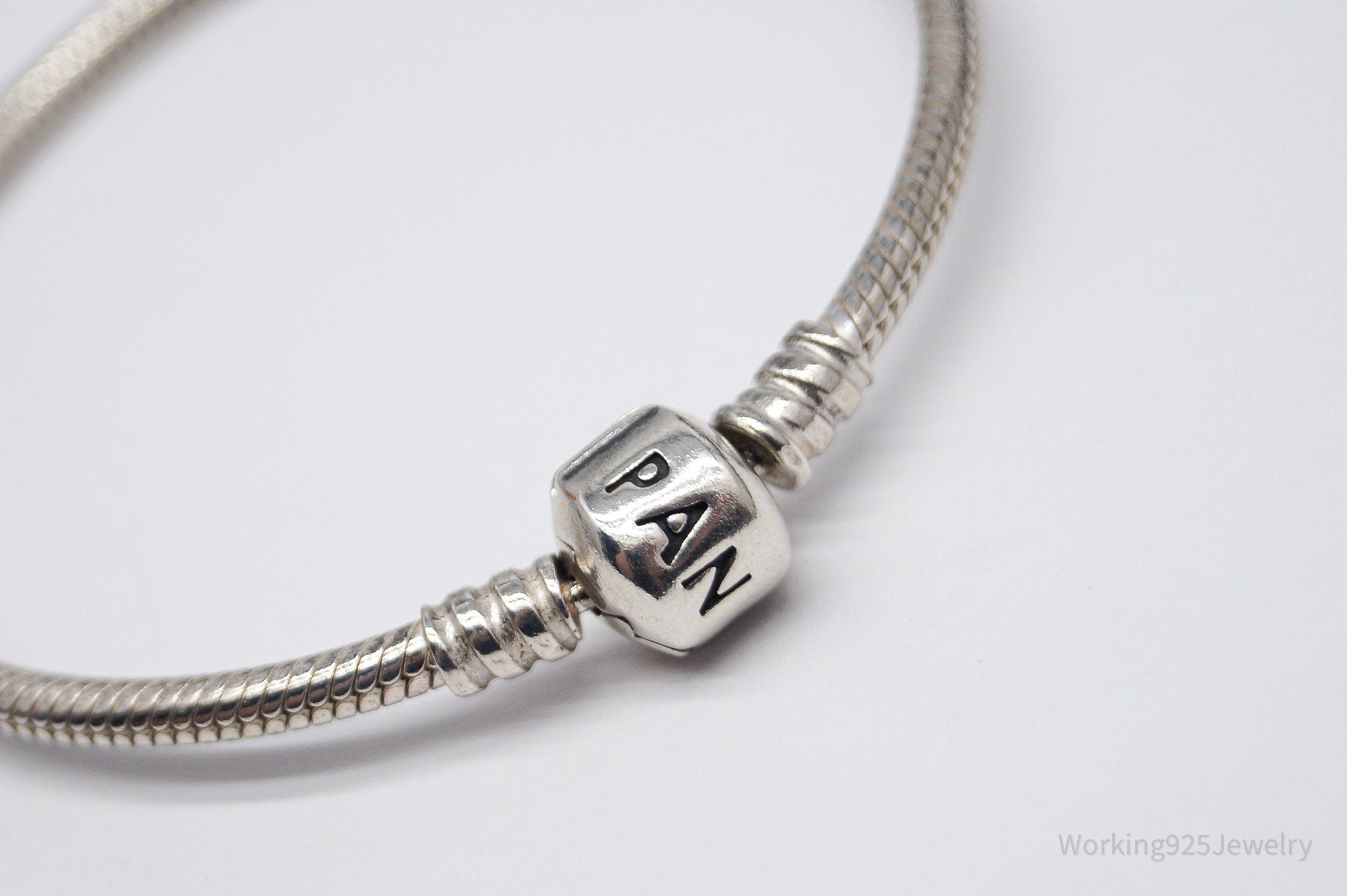 VTG Pandora Iconic Pandora Logo Sterling Silver Clasp Charm Bracelet 7 1/8"