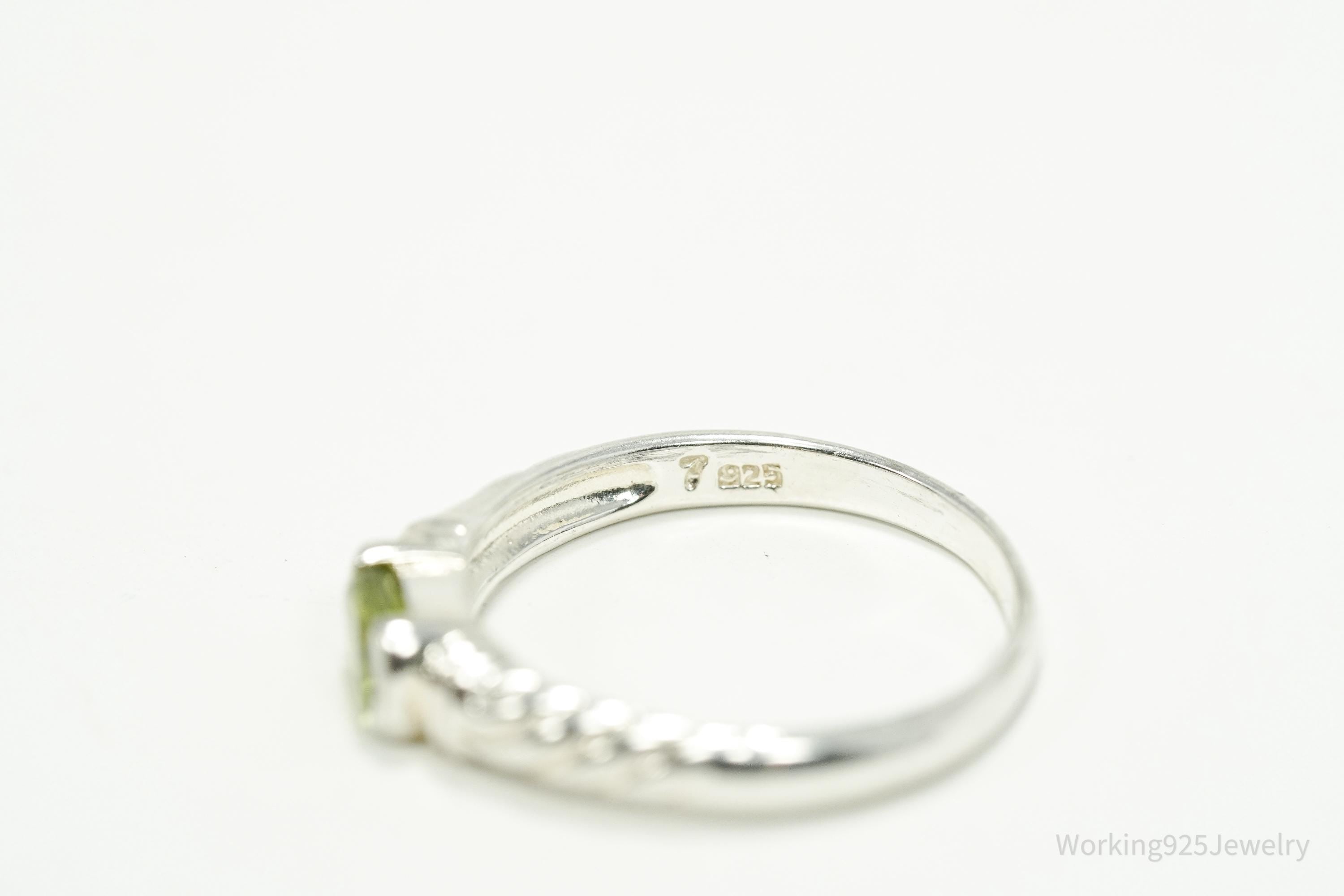 Vintage Green Peridot Sterling Silver Ring - Size 7