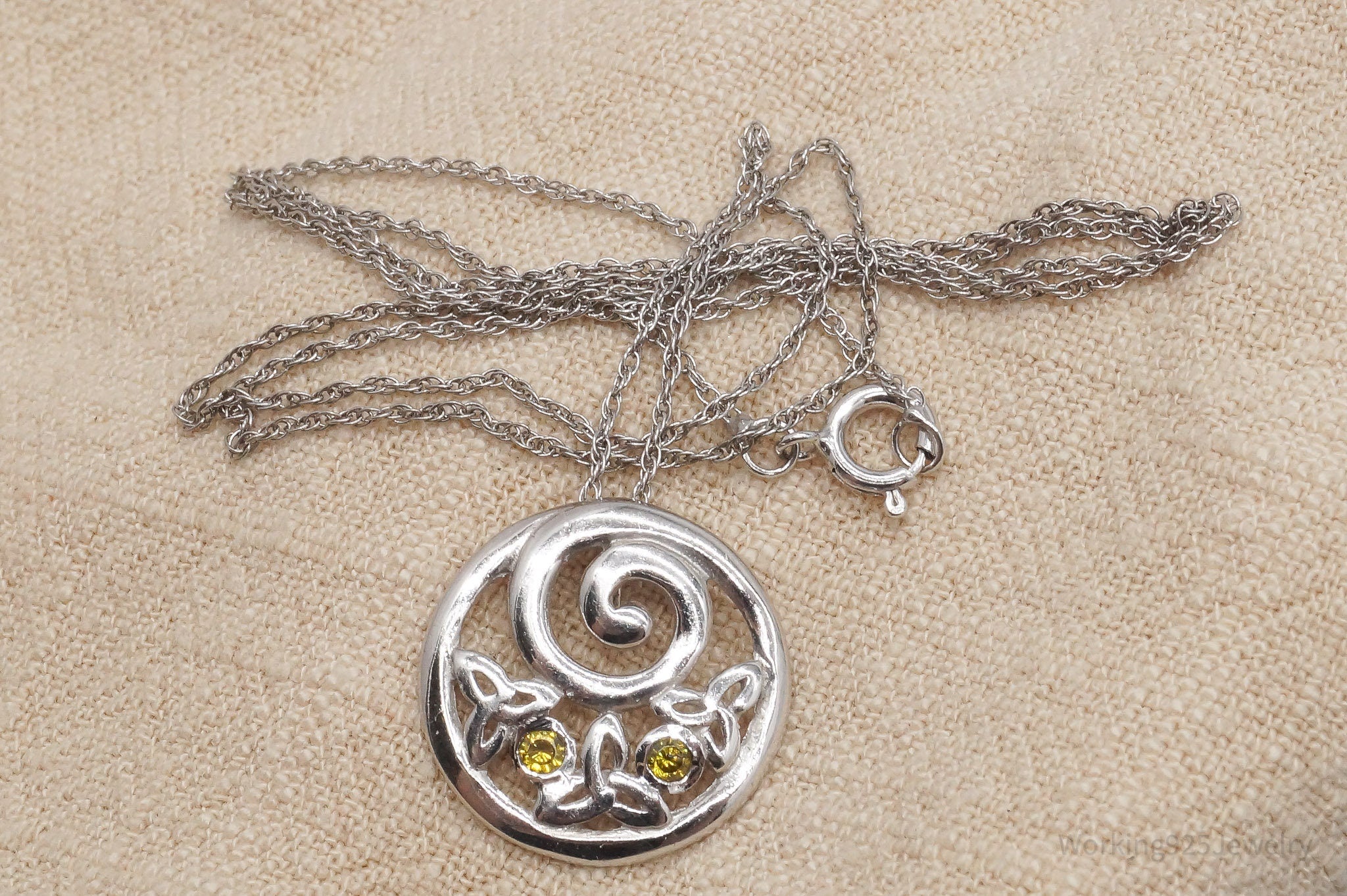 Vintage Peridot & Celtic Knots Sterling Silver Necklace - 18"