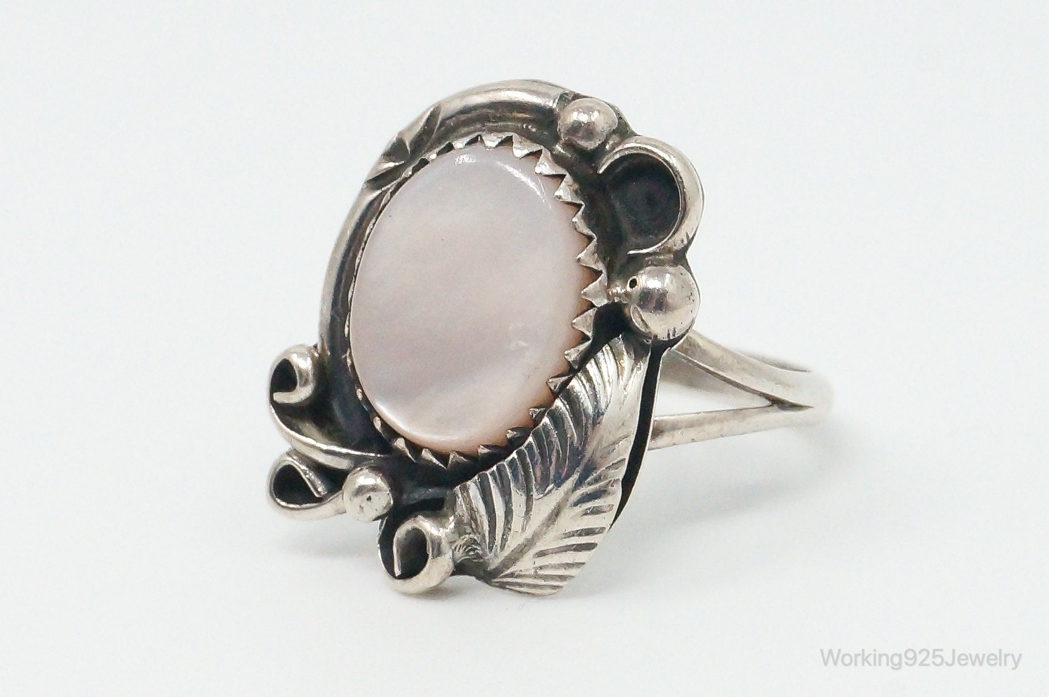 Vintage Native American Pink Mother Of Pearl Sterling Silver Ring SZ 5.5