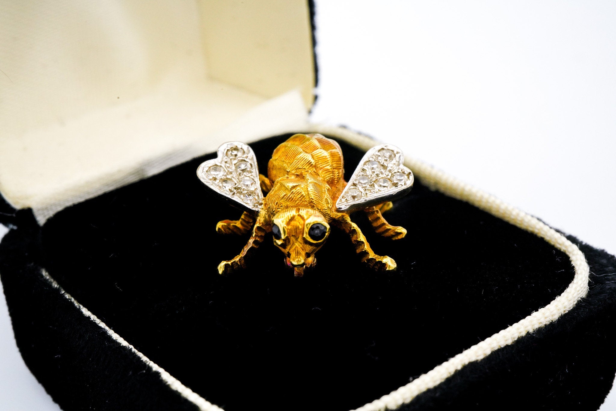 18K Yellow & 14K White Gold Diamond and Sapphire Bee Pin