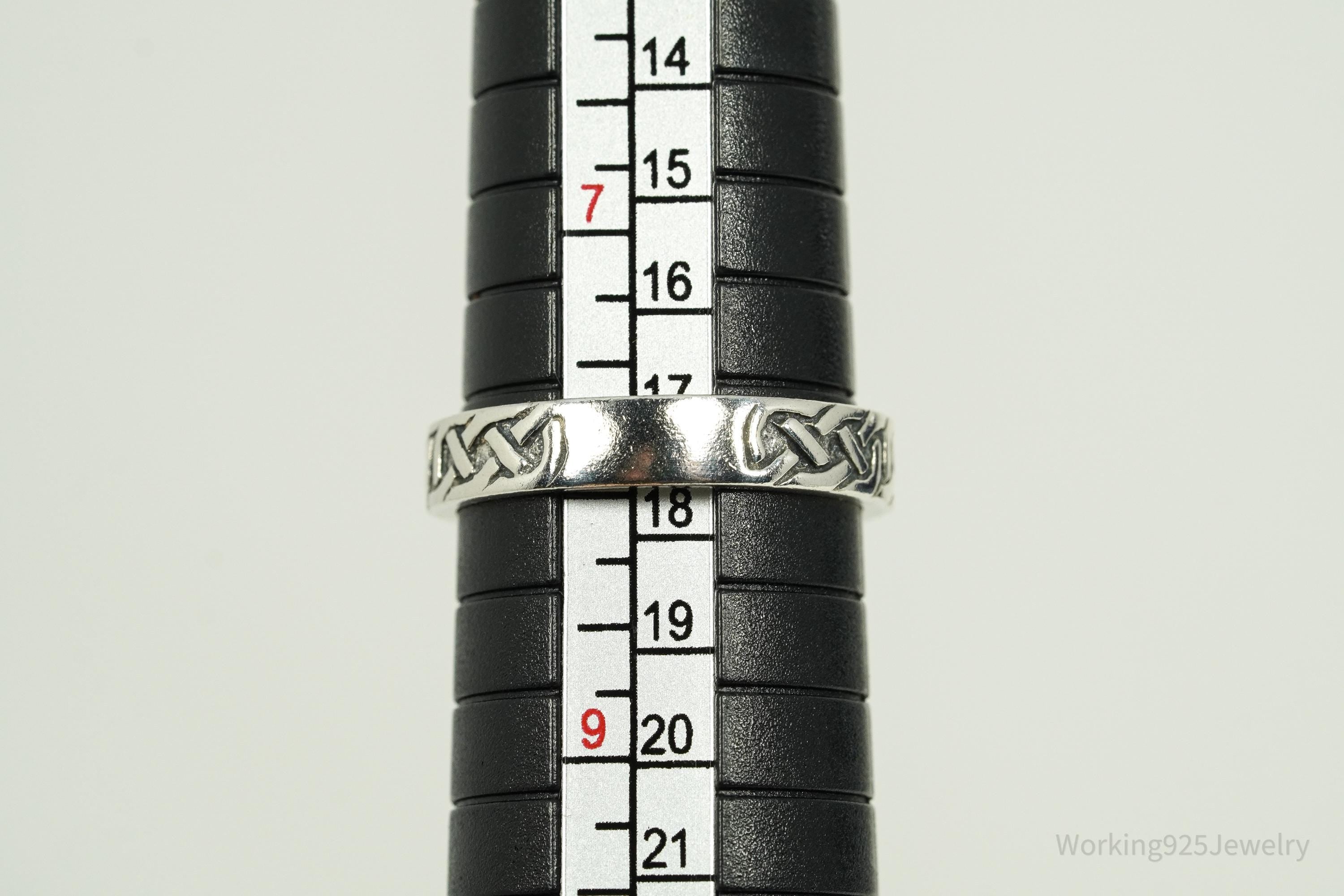 Vintage Celtic Knot Design Sterling Silver Band Ring - Size 8