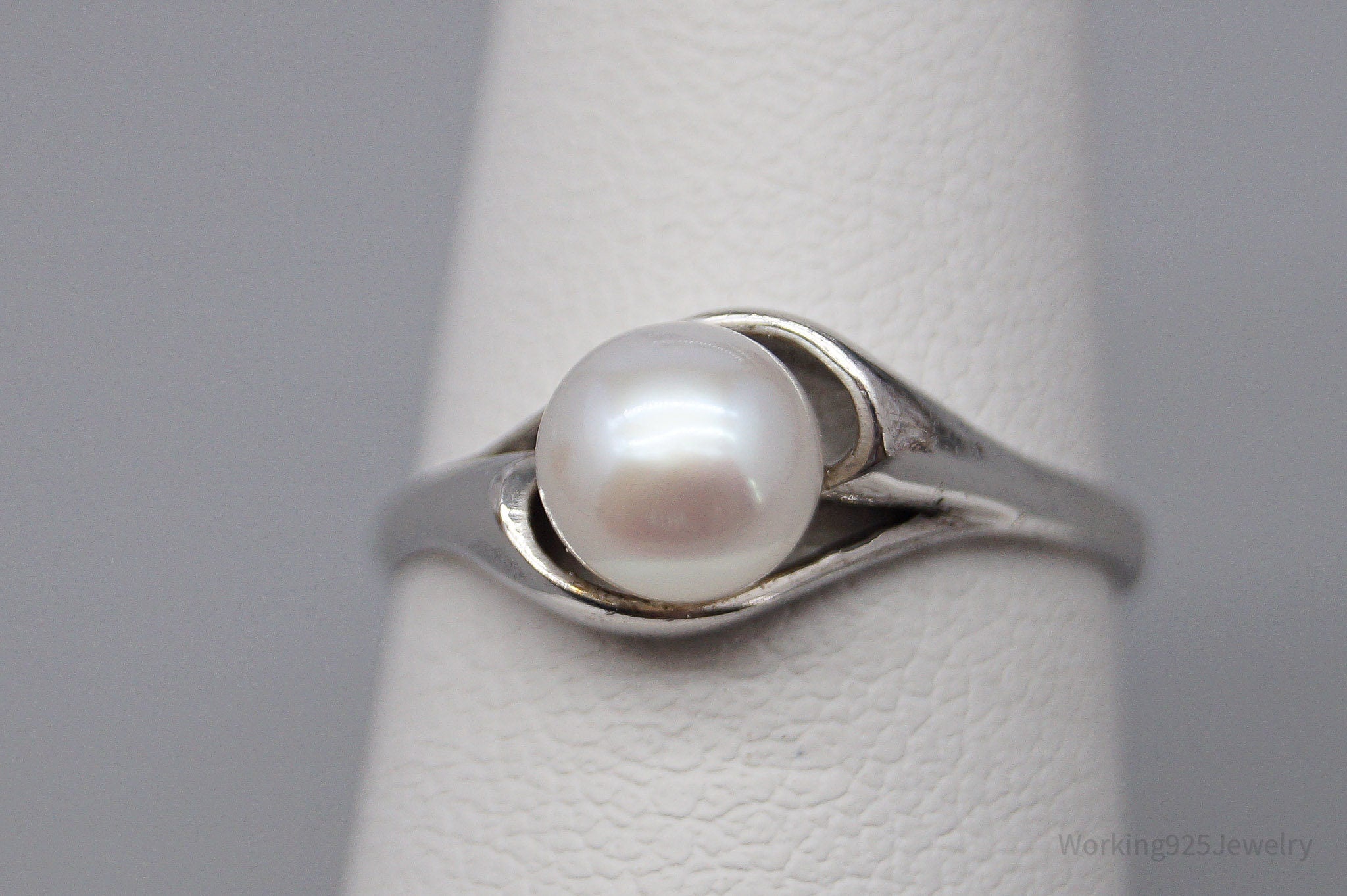 Vintage White Pearl Sterling Silver Ring - Size 5.75