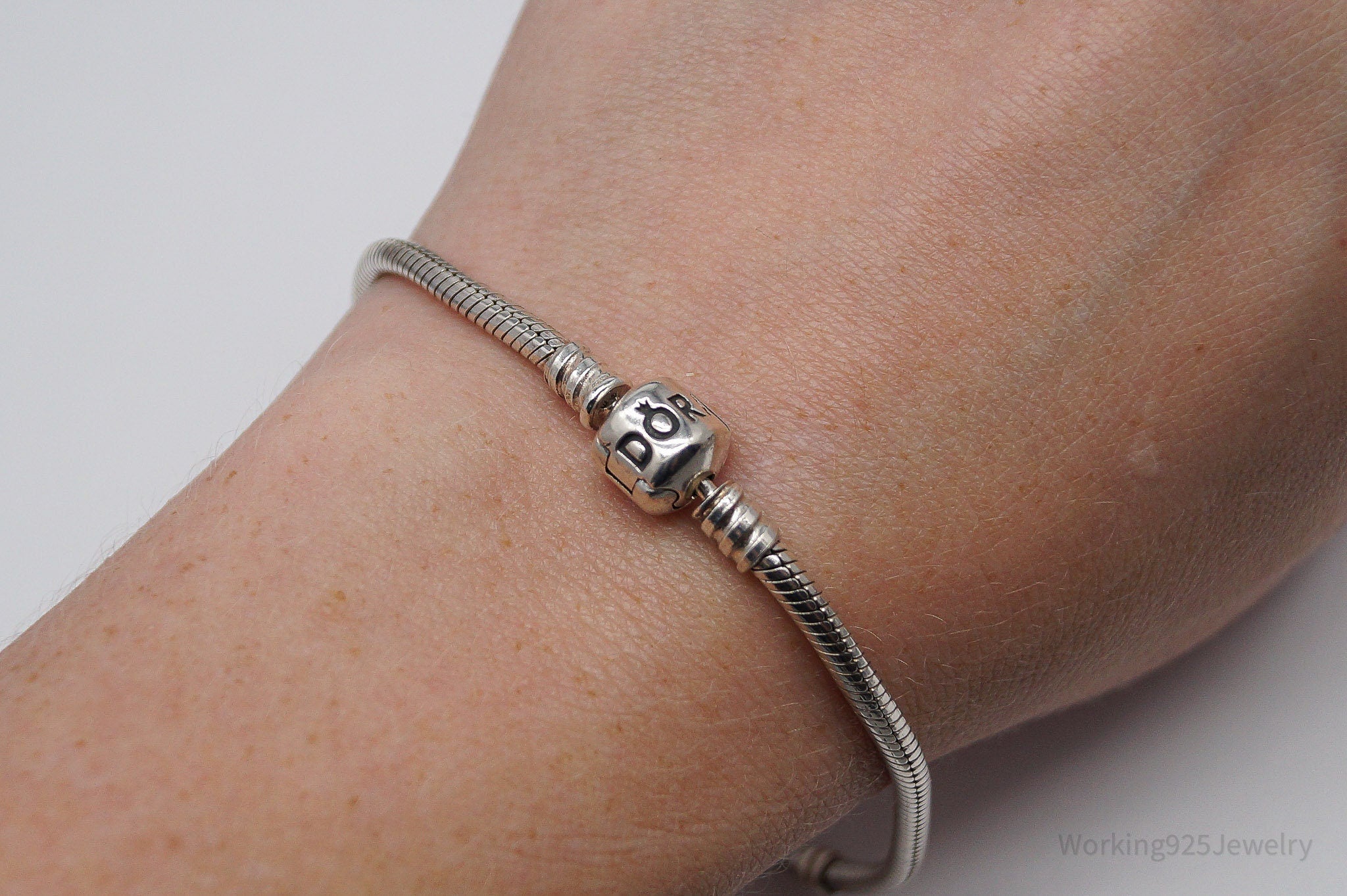 VTG Pandora Iconic Pandora Logo Sterling Silver Clasp Charm Bracelet 8 3/8"