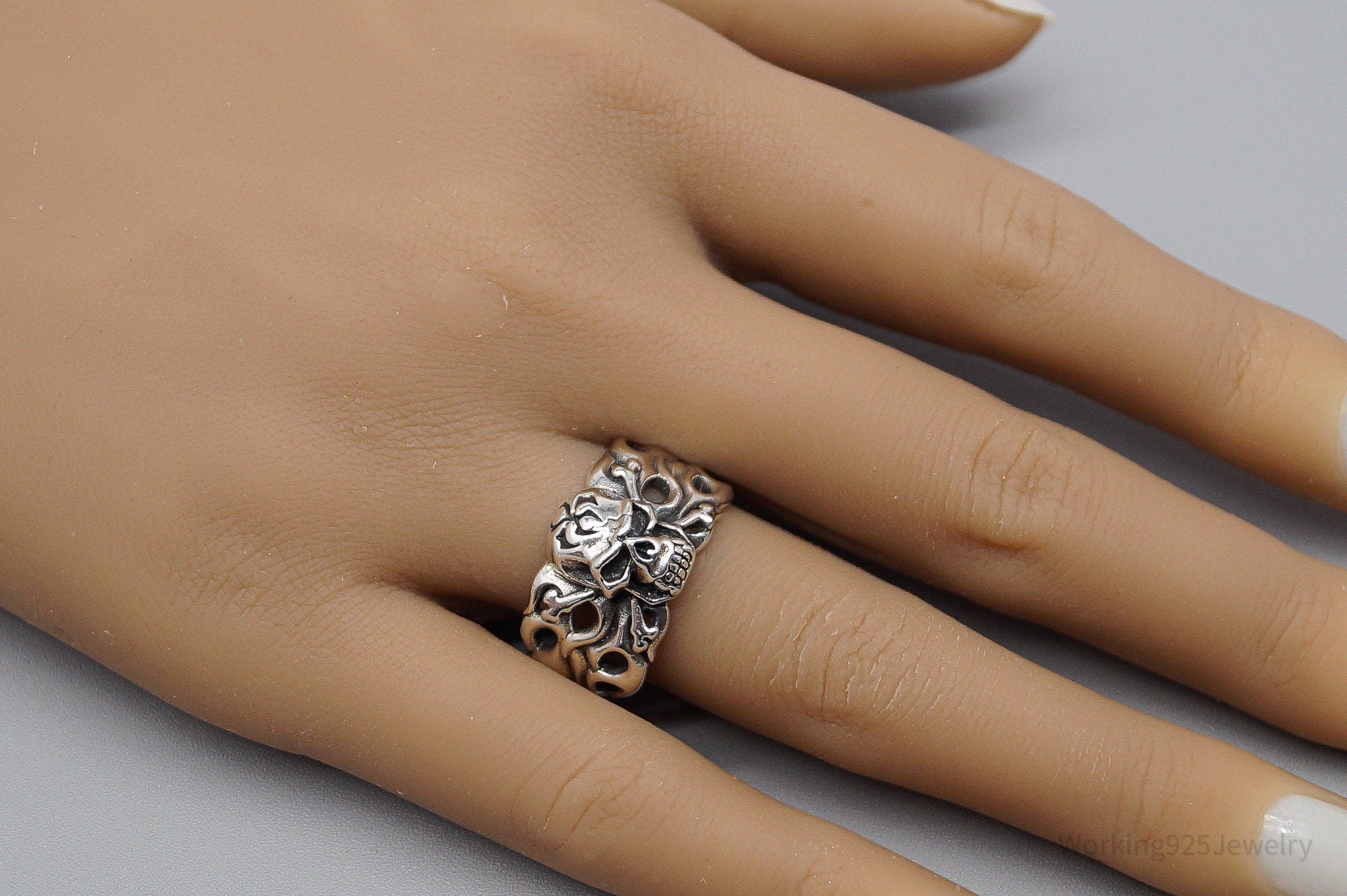 Vintage Detailed Flaming Skull & Cross Bones Sterling Silver Ring - Size 8.75