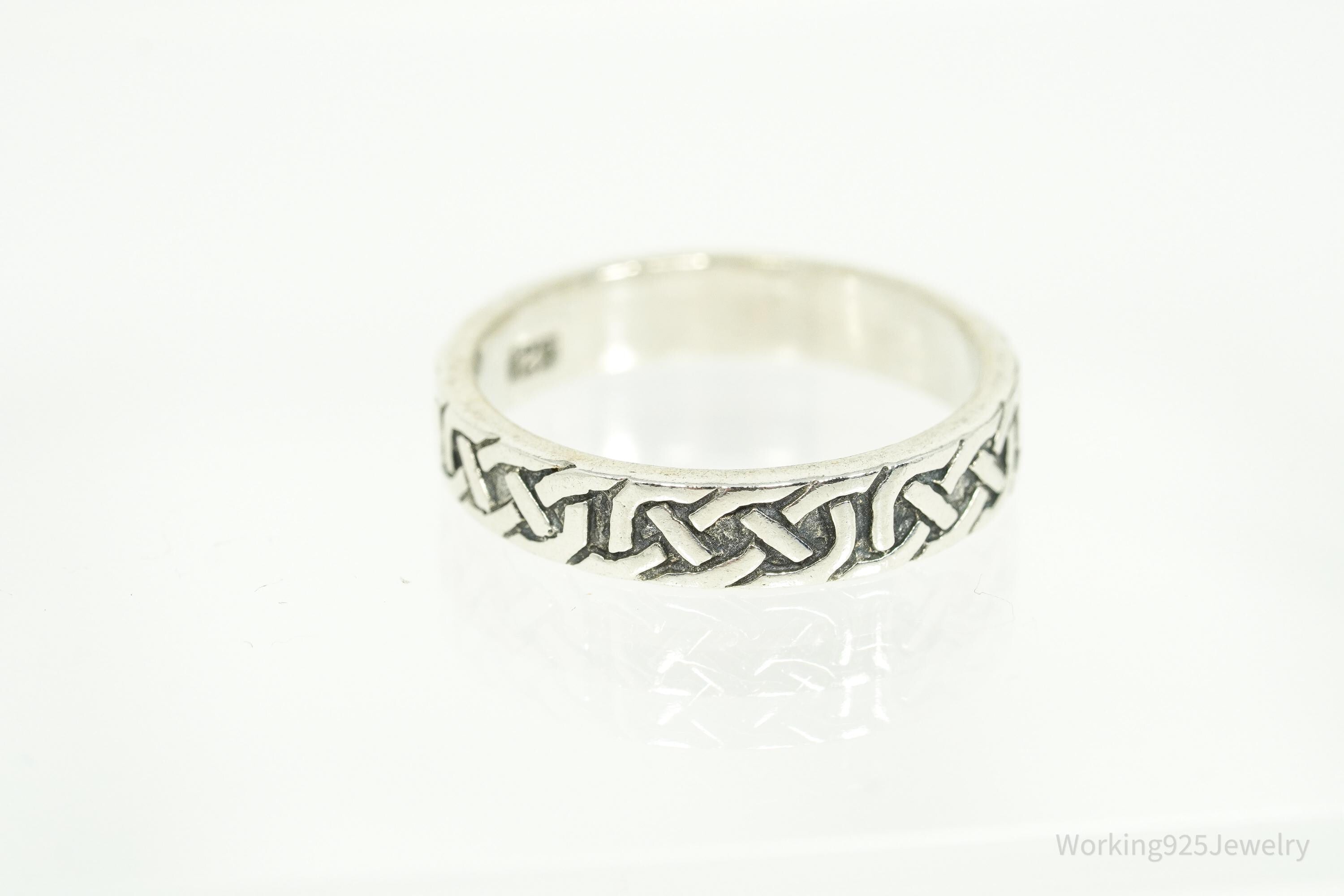 Vintage Celtic Knot Design Sterling Silver Band Ring - Size 8