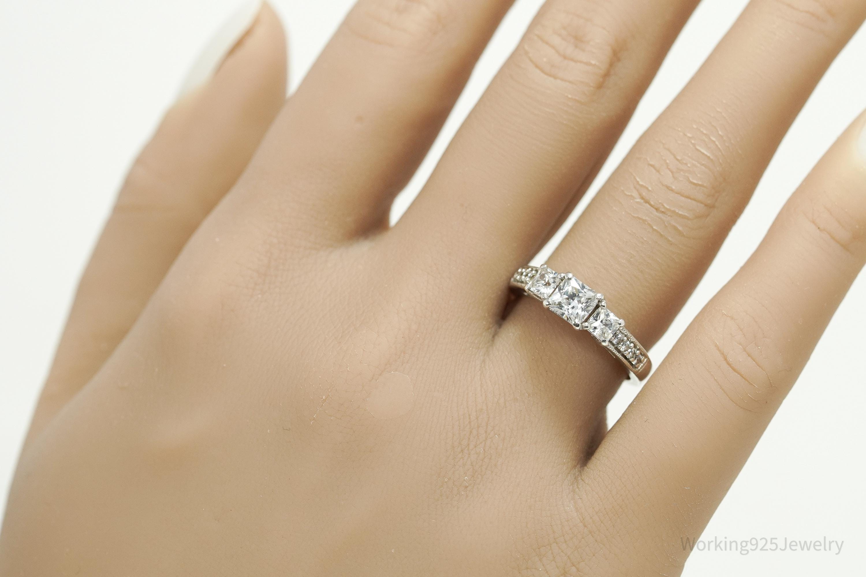 Vintage Cubic Zirconia Sterling Silver Ring - Size 7