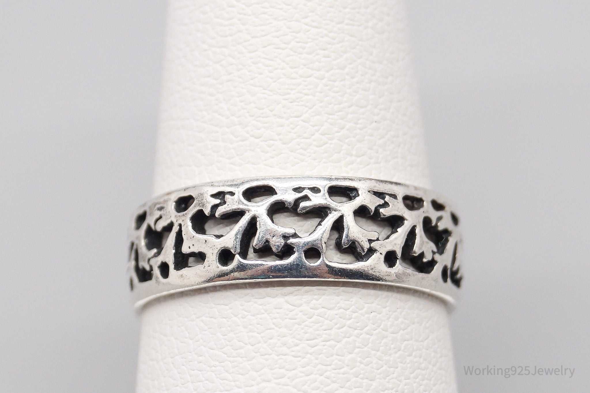 Vintage Cut Out Floral Design Sterling Silver Band Ring - Size 7.75
