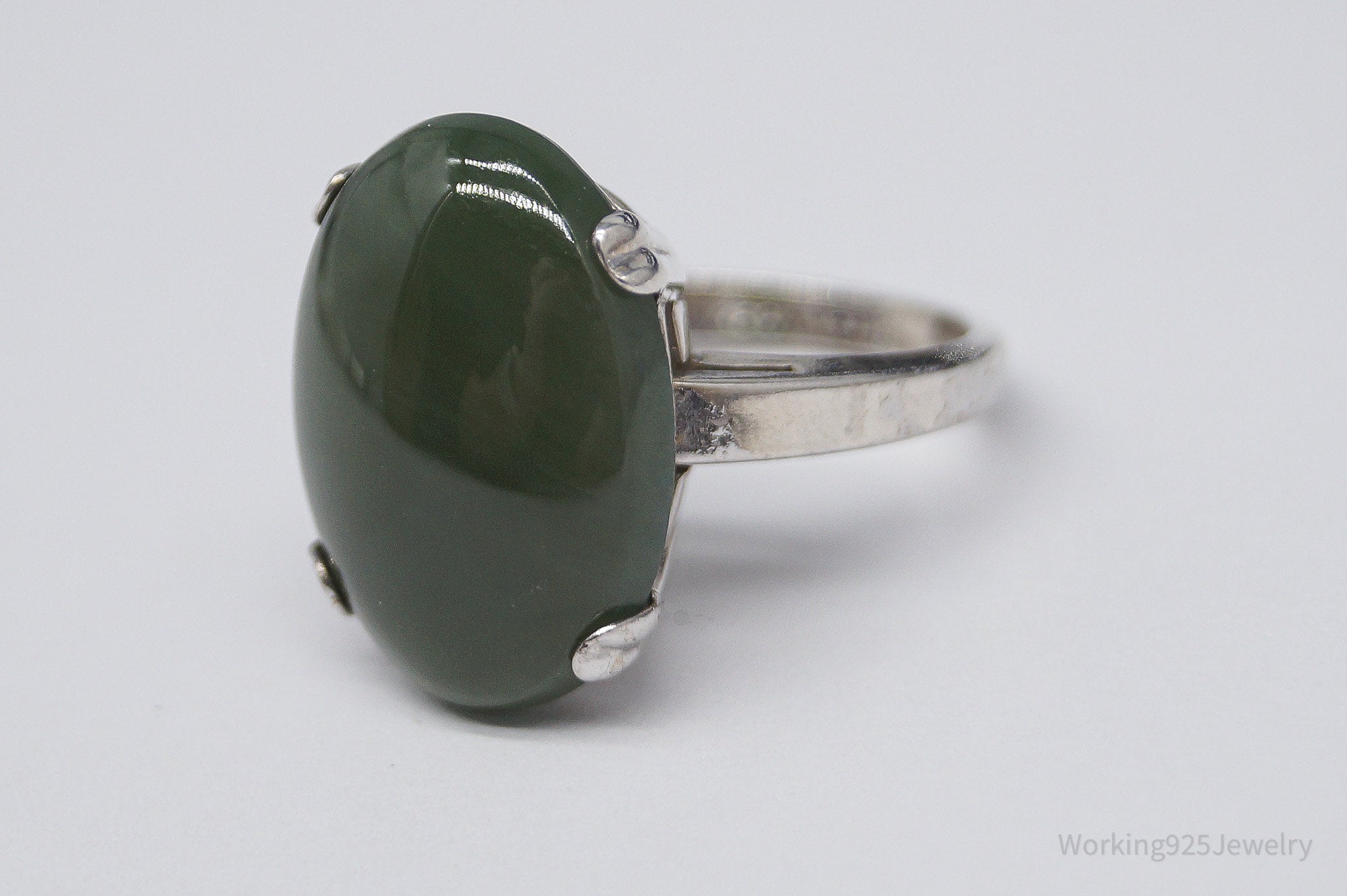 Vintage Vargas Mfg. Co. Jade Sterling Silver Ring - Size 5.75