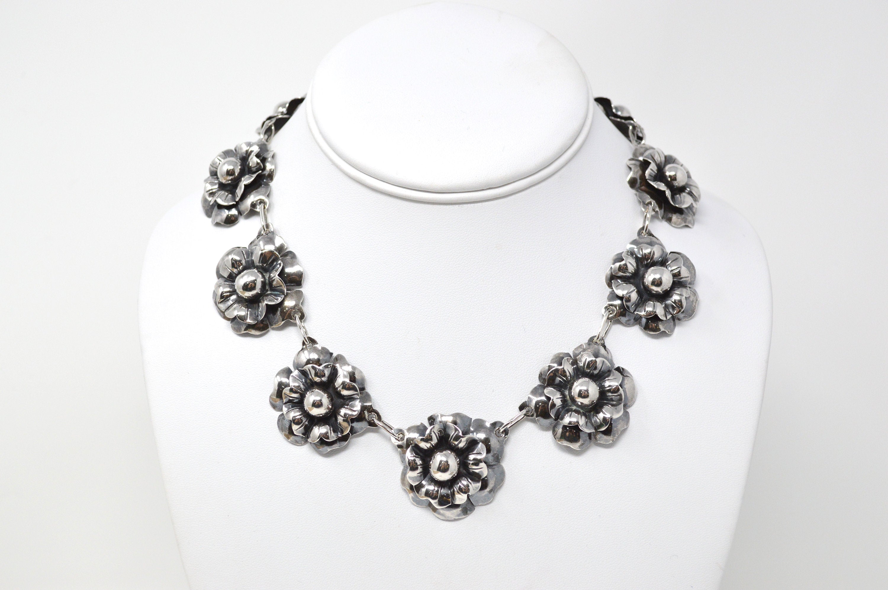 Vintage Mexico Sterling Silver Artisan 3D Oxidized Flower Motif Necklace 16 Inch