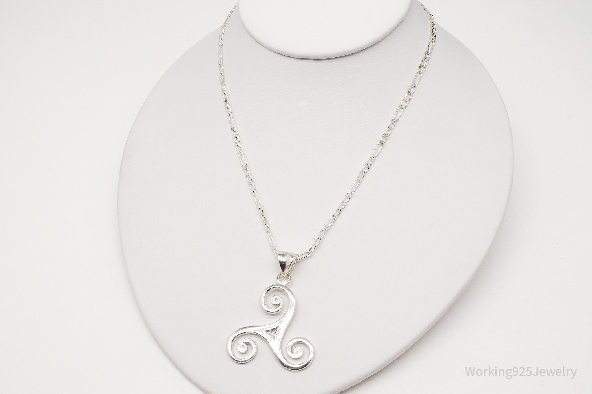 Vintage Celtic Triskele Knot Sterling Silver Necklace 15.75"