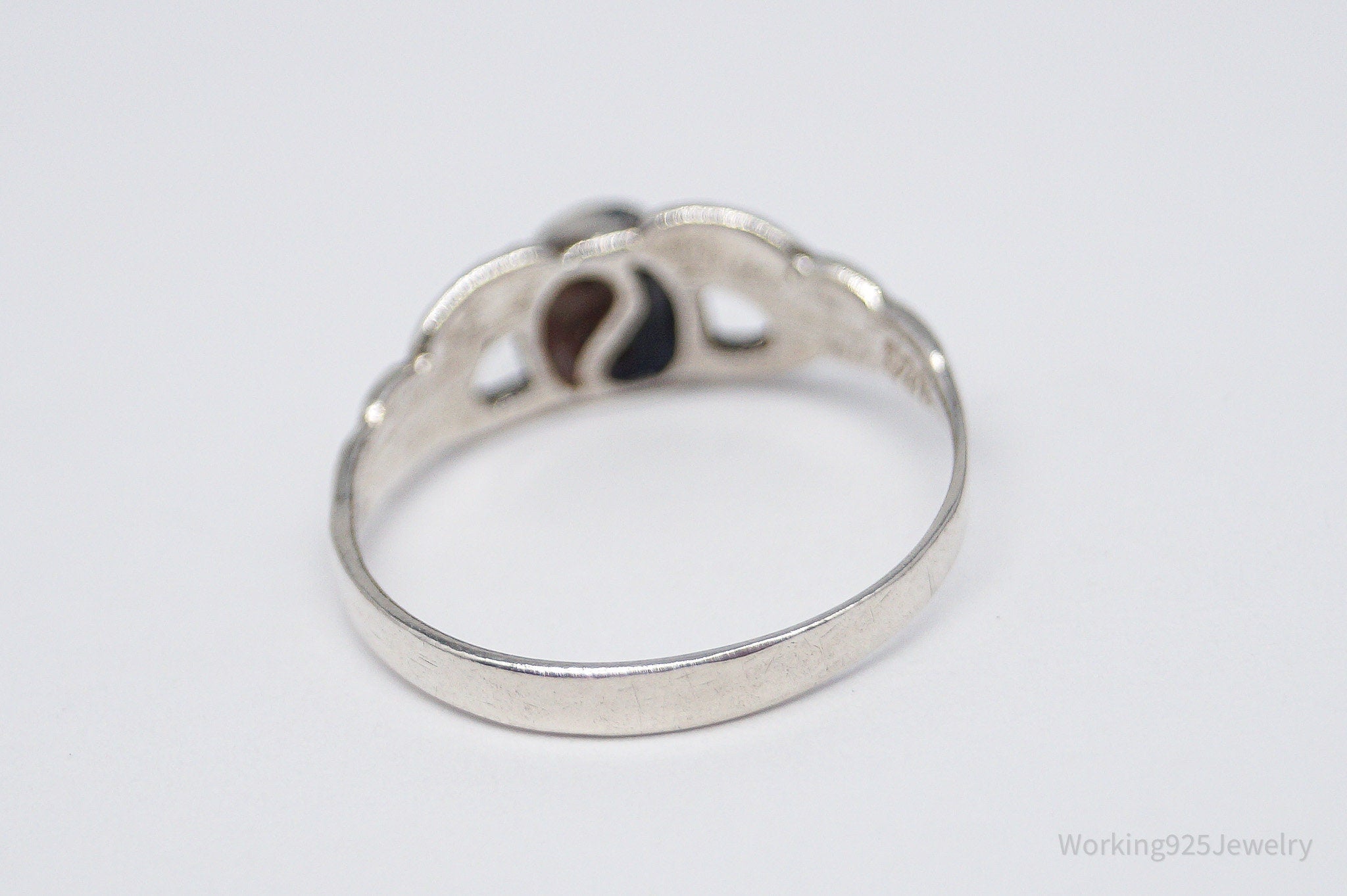 Vintage Black & White Onyx Inlay Yin Yang Sterling Silver Ring - Size 6.75