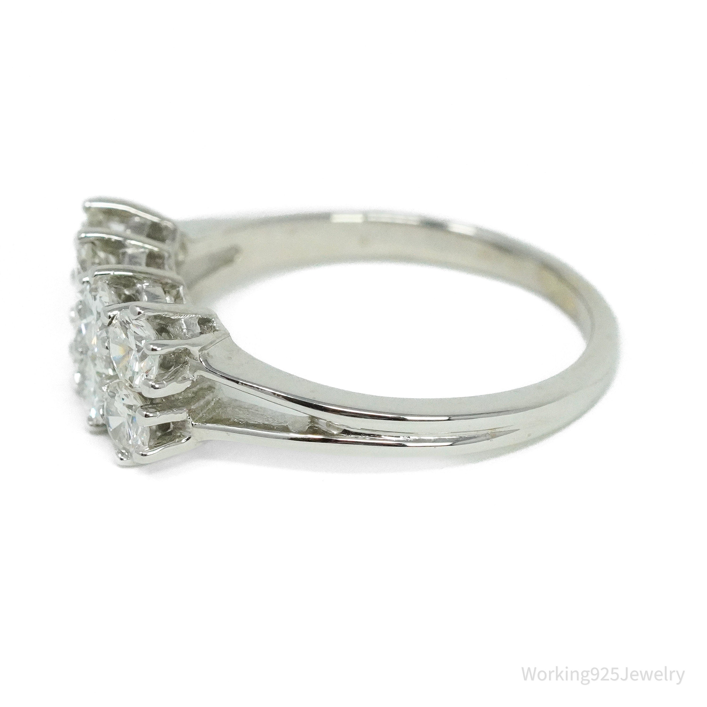 14K White Gold & Diamond Ring - Size 8.5