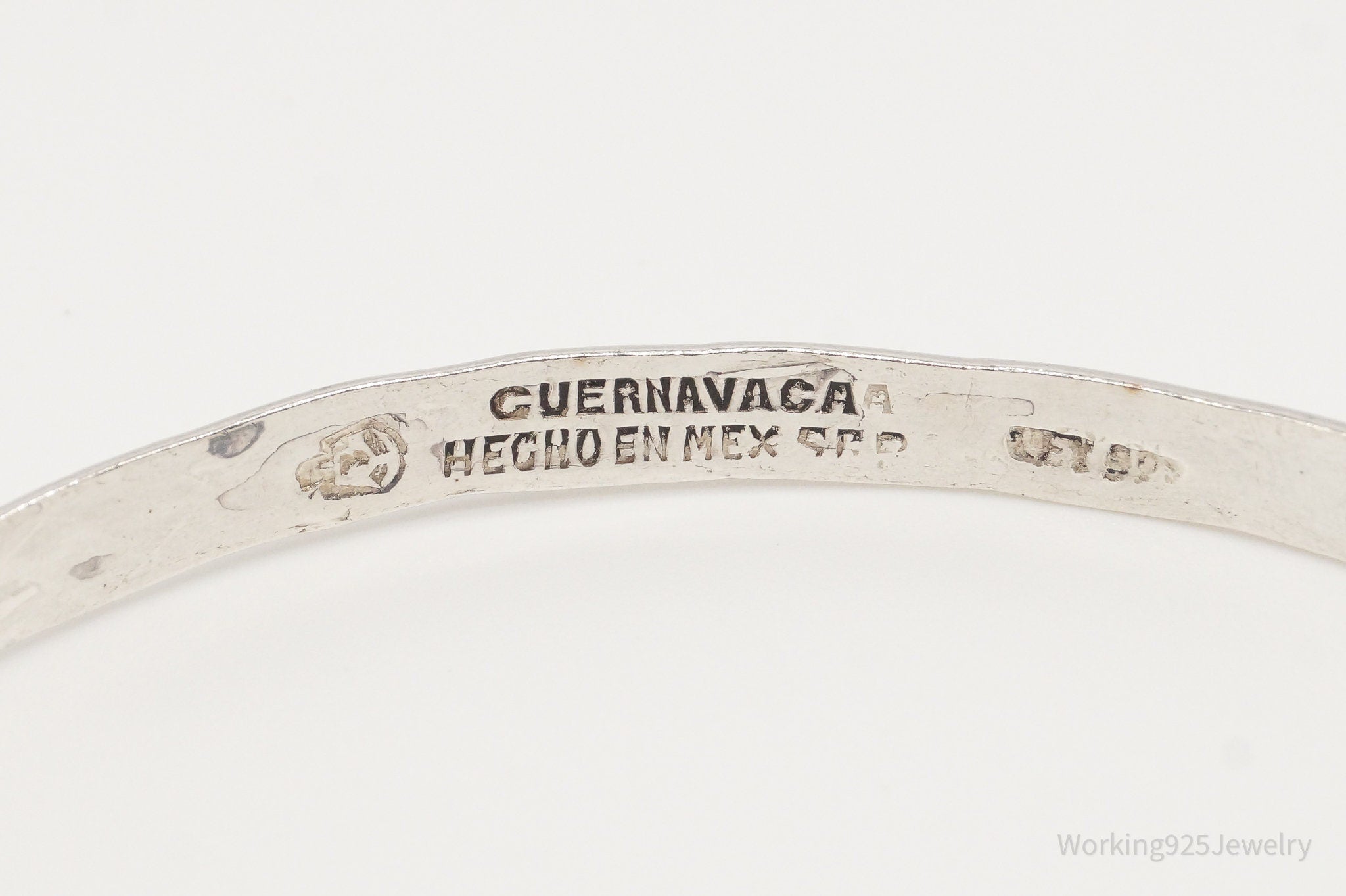 Vintage Mexico Cuernavaca Sterling Silver Bangle Bracelet