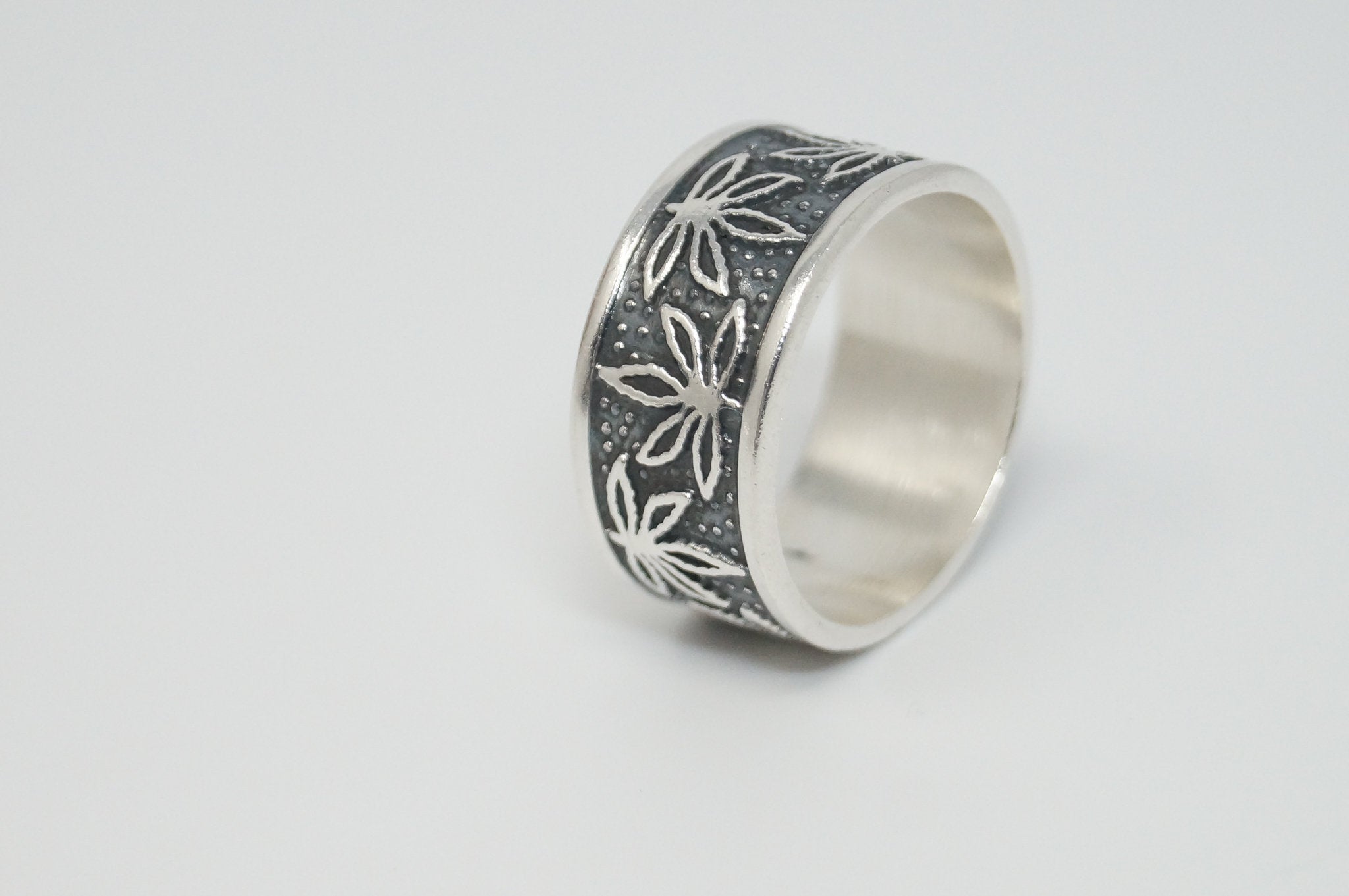 Vintage Plant Medical Marijuana Pot Plant Weed Sterling Silver Ring - Size 11.25