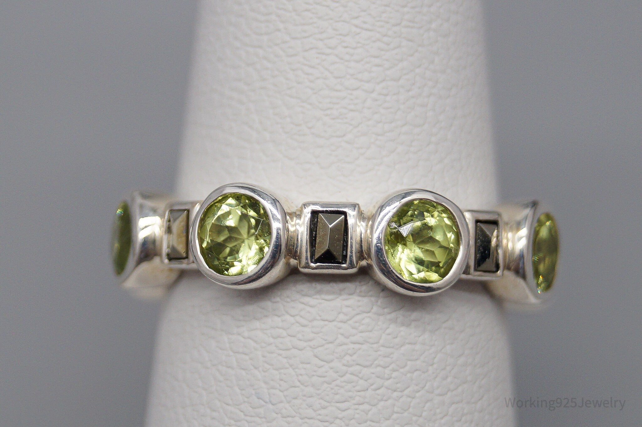 Vintage Peridot & Marcasite Sterling Silver Ring - Size 6.75