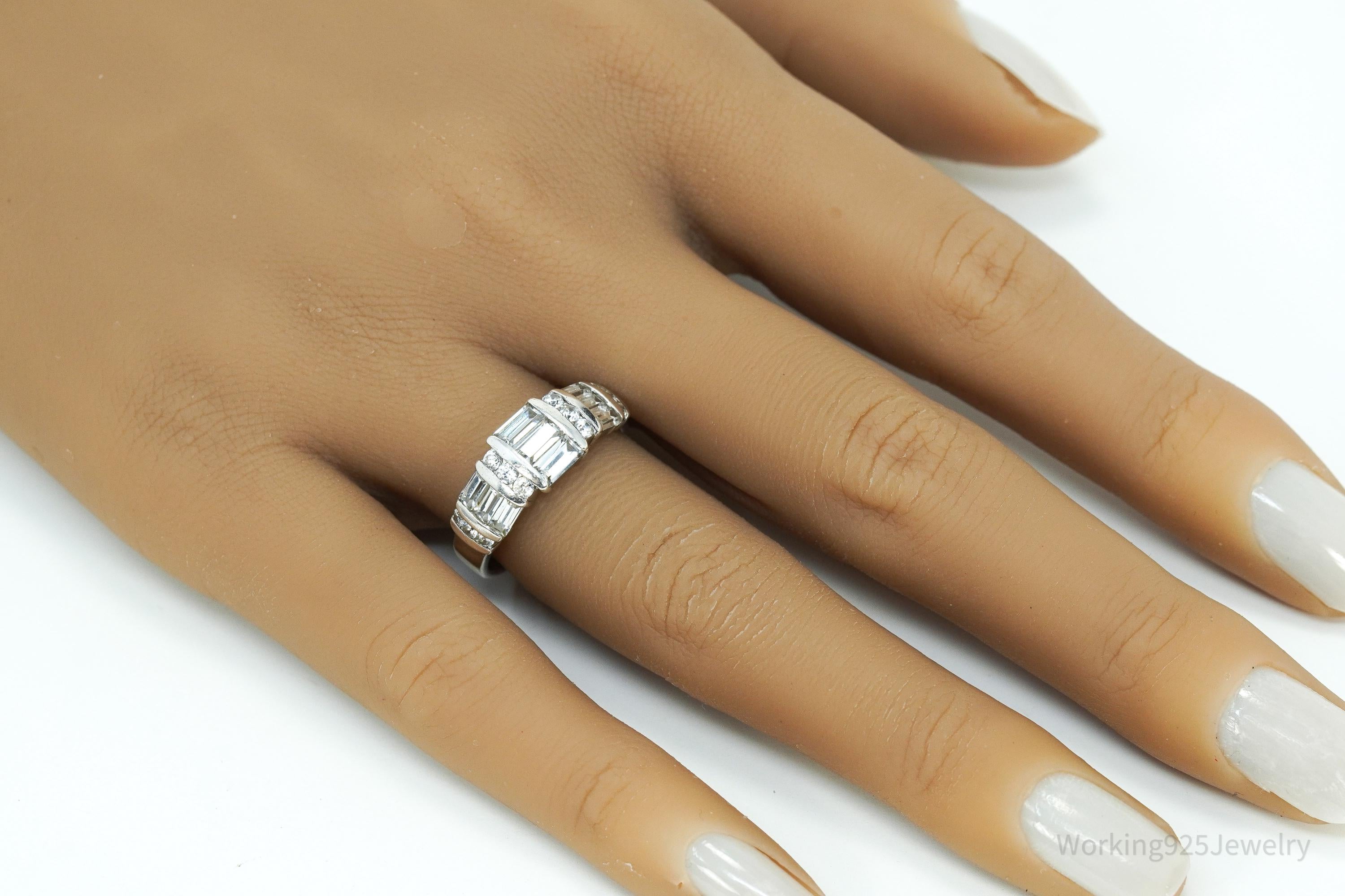 Vintage Cubic Zirconia Sterling Silver Band Ring - Size 7.75