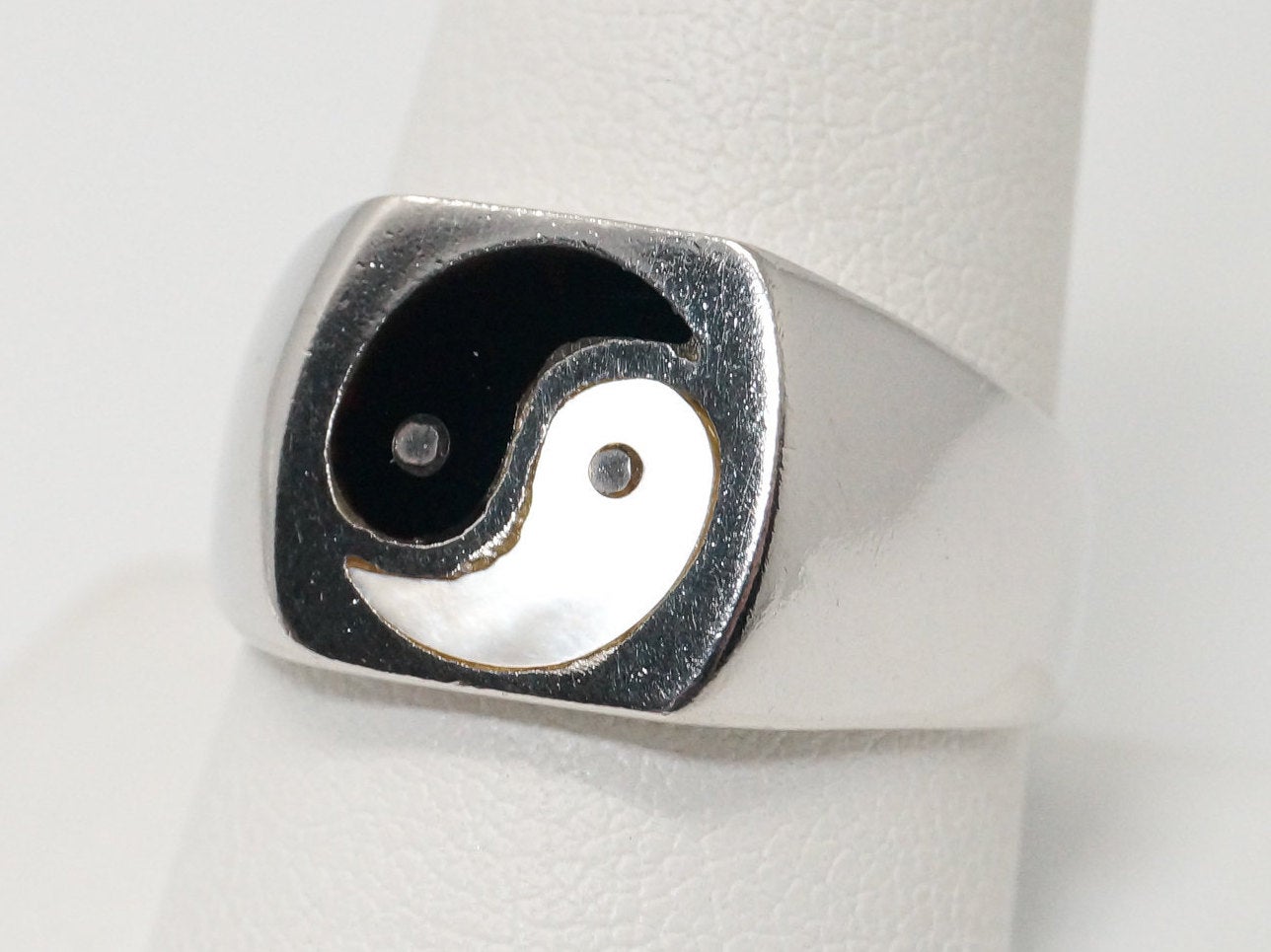 VTG Designer MD Yin Yang Onyx Mother Of Pearl Sterling Silver Ring - Sz 10.25