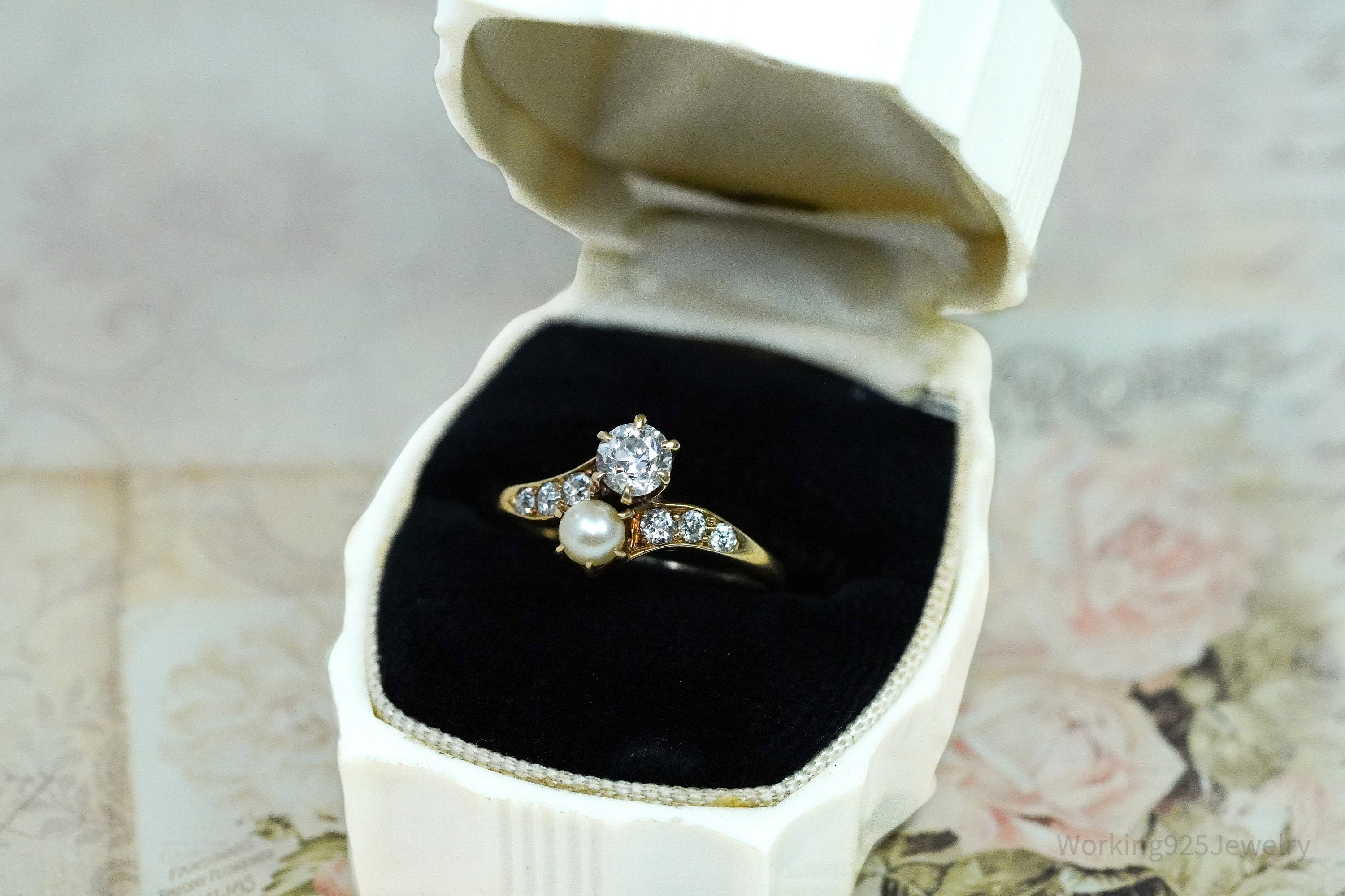 14K Yellow Gold Diamond & Pearl Prong Set Ring - Size 4.75