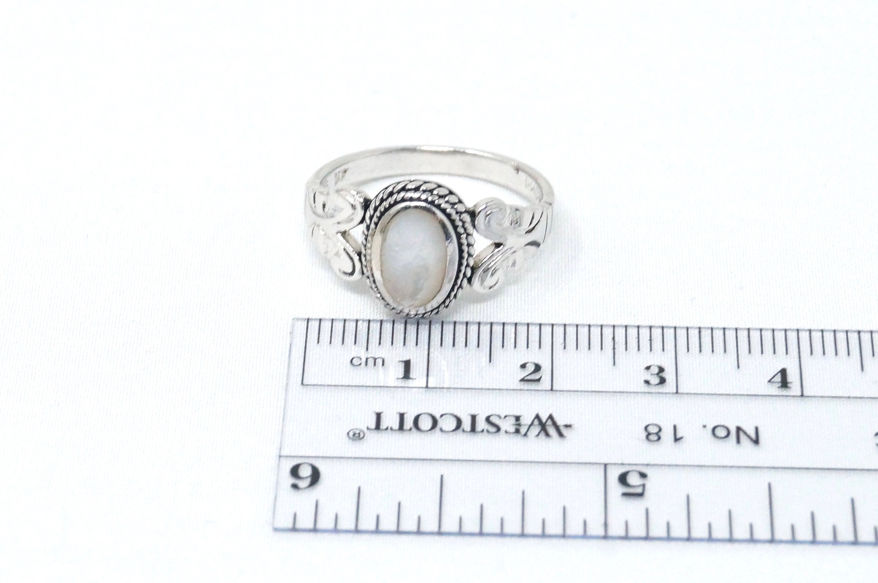 Lovely Vintage Beautiful Mother Of Pearl Scroll Sterling Silver Ring - Size 7.75